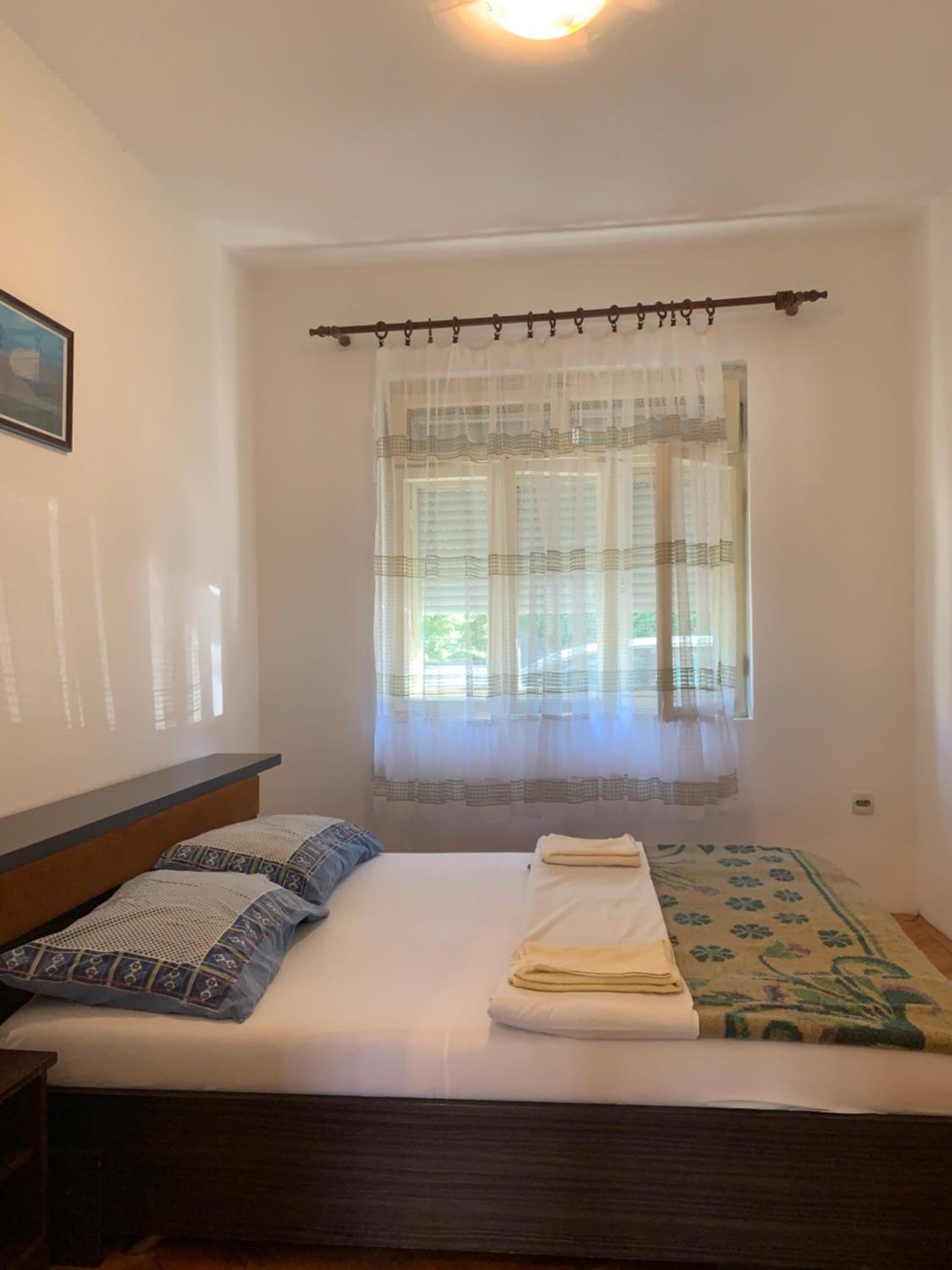 Hostel Holiday Cetinje view 4