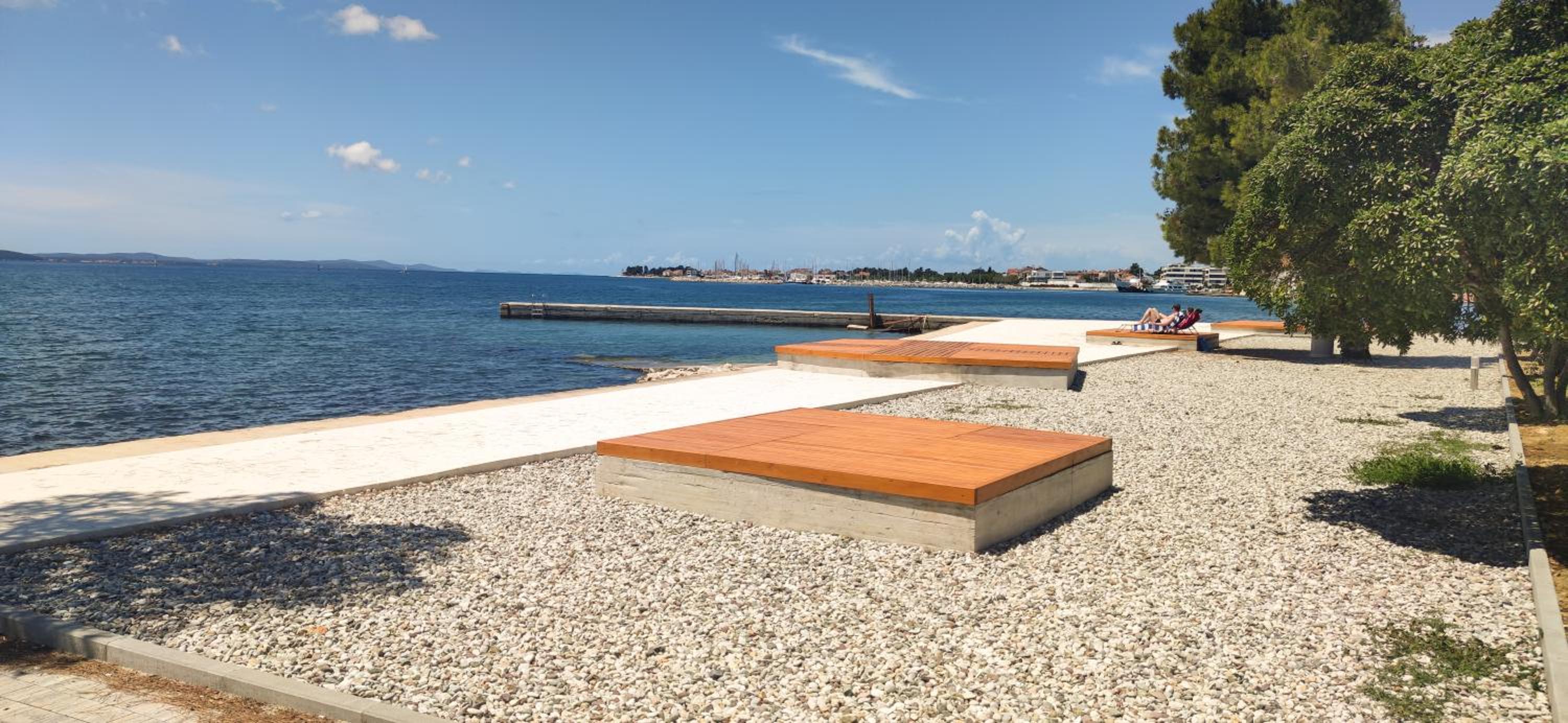 Beachfront House with Private Heated Jacuzzi and Garden Zadar view 5