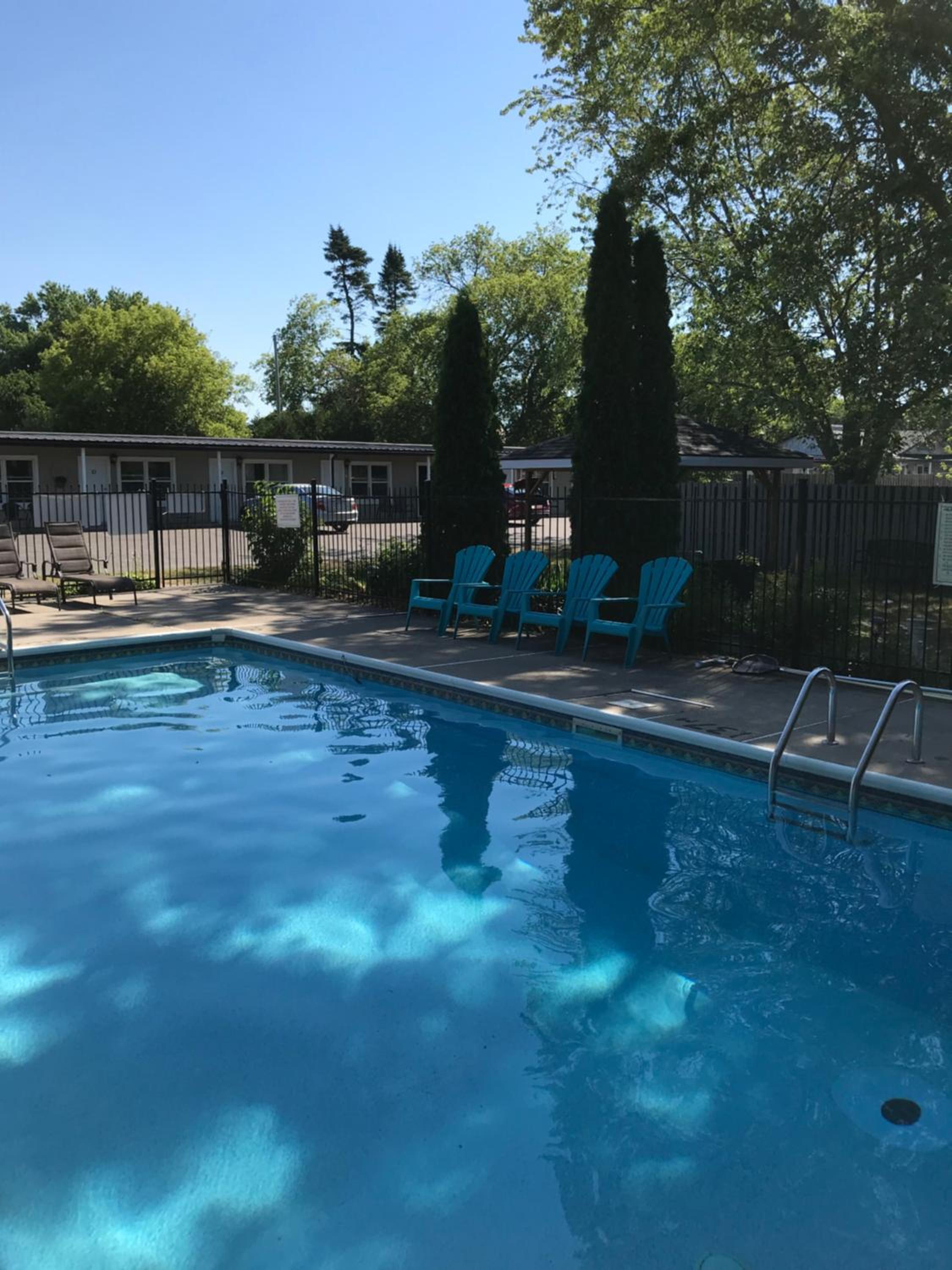 Lakeview Motel & Cottage