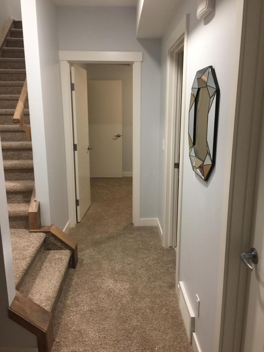 Three-Bedroom with Fireplace #41 Sunalta Downtown view 2