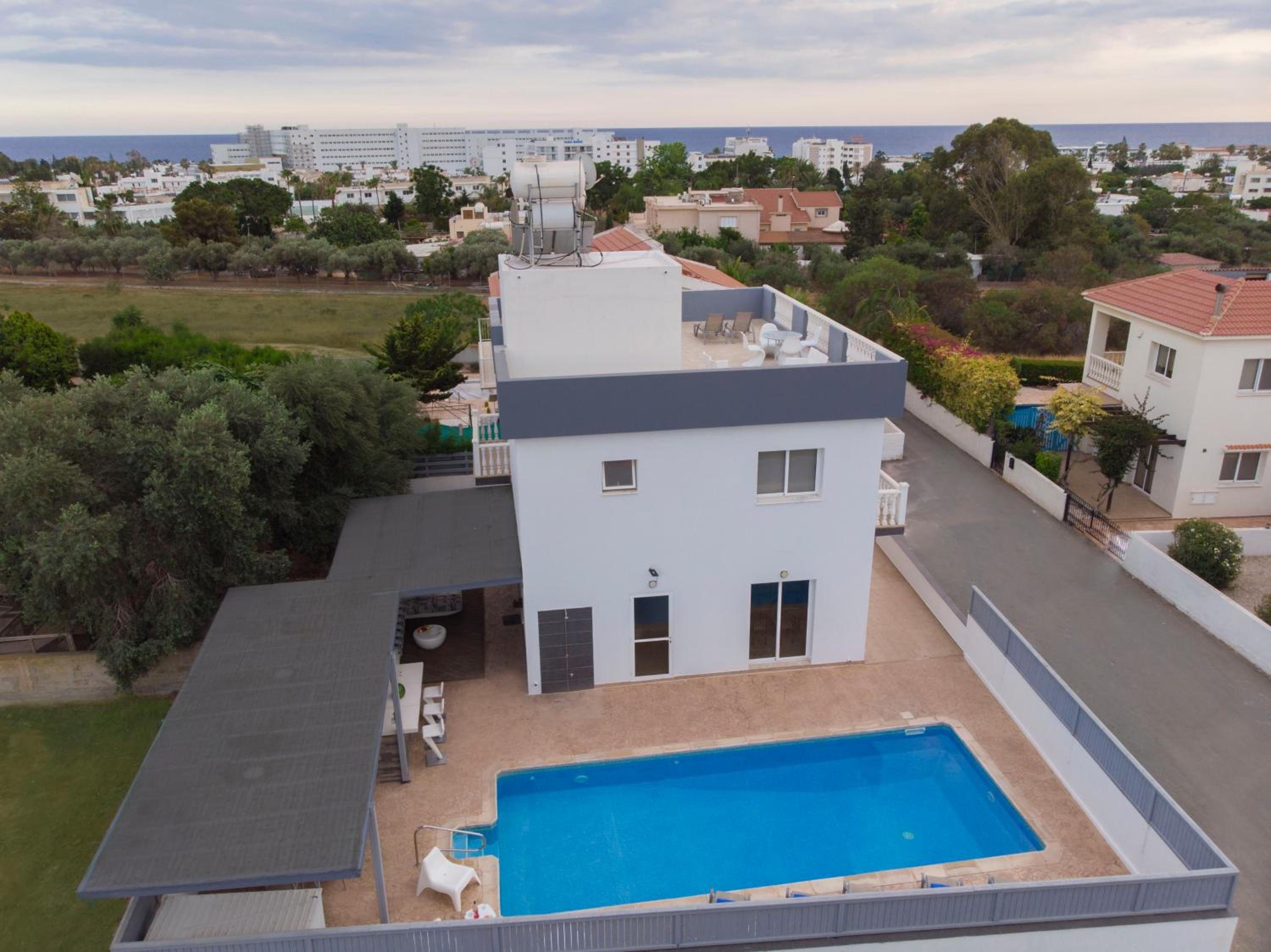 Hotel Villa Ruby Nissi Beach - Image 1