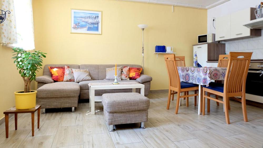 Sylvias Ferienwohnung Nr6 souterrain