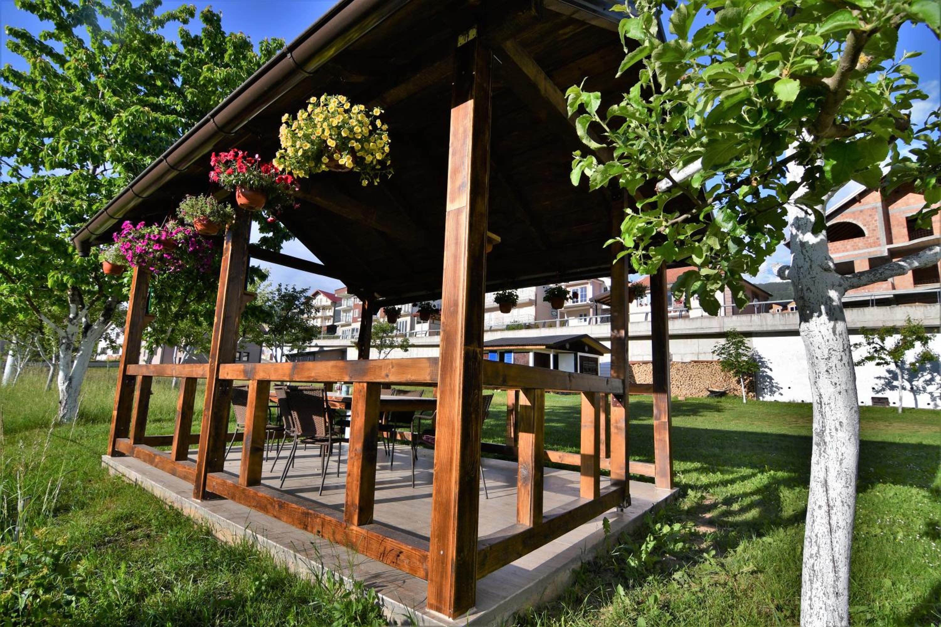 Photo 8