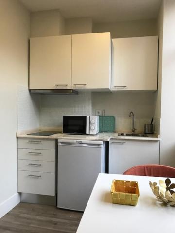Romantic 1 Bedroom Apartment at Roma Avenue - 1C
