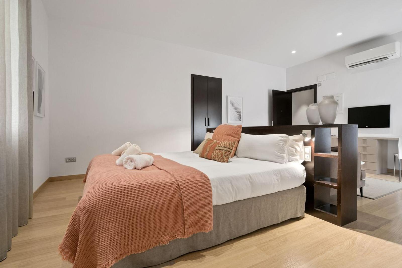 Fisa Rentals Gran Via Apartments