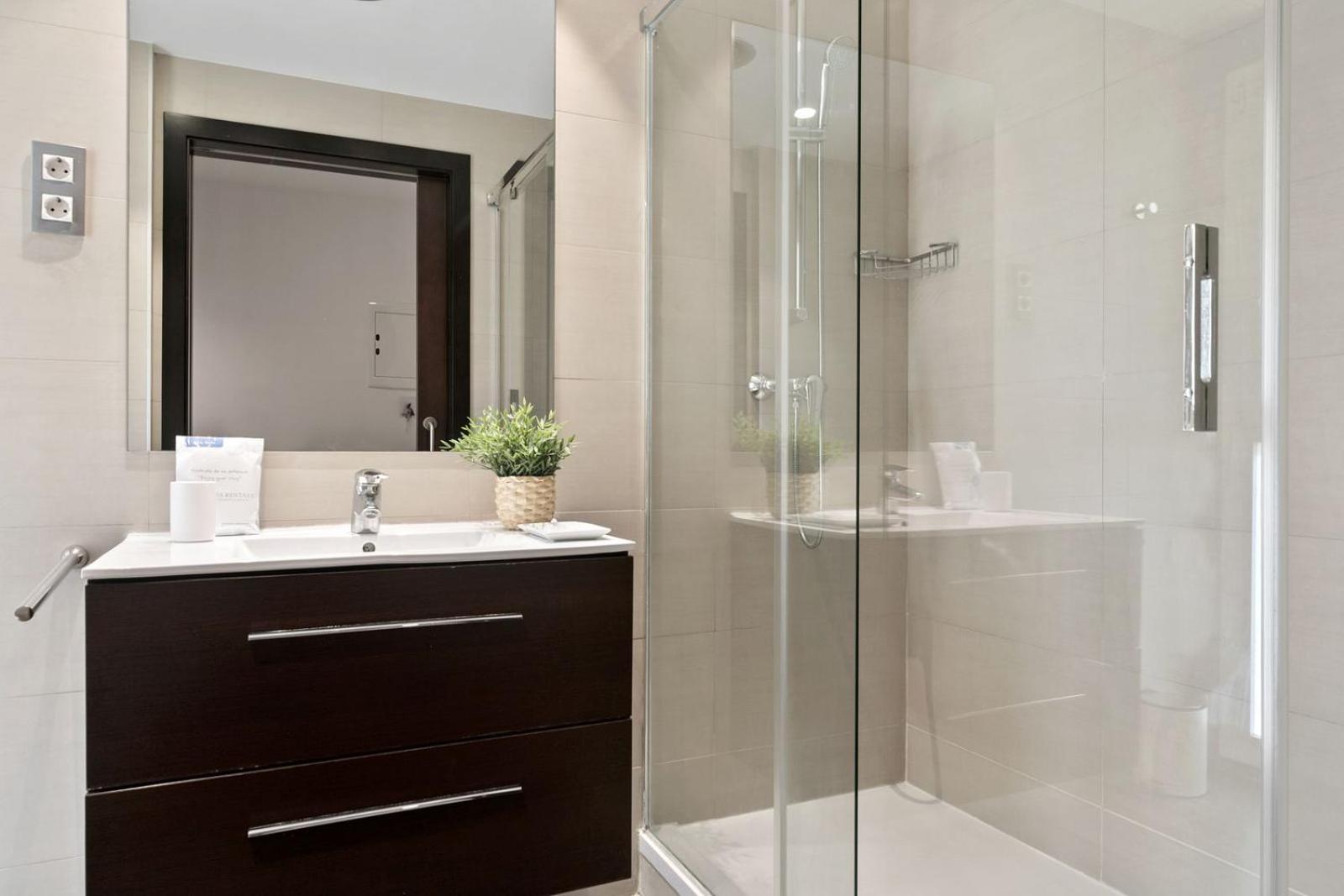Fisa Rentals Gran Via Apartments