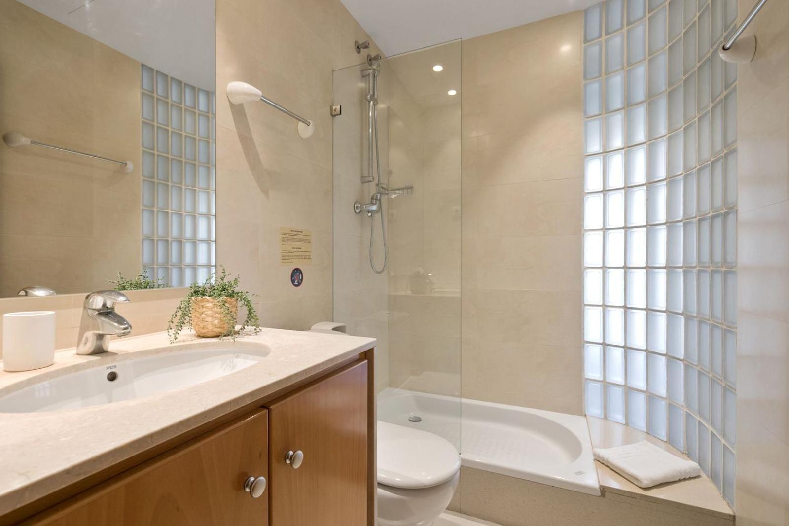Fisa Rentals Gran Via Apartments