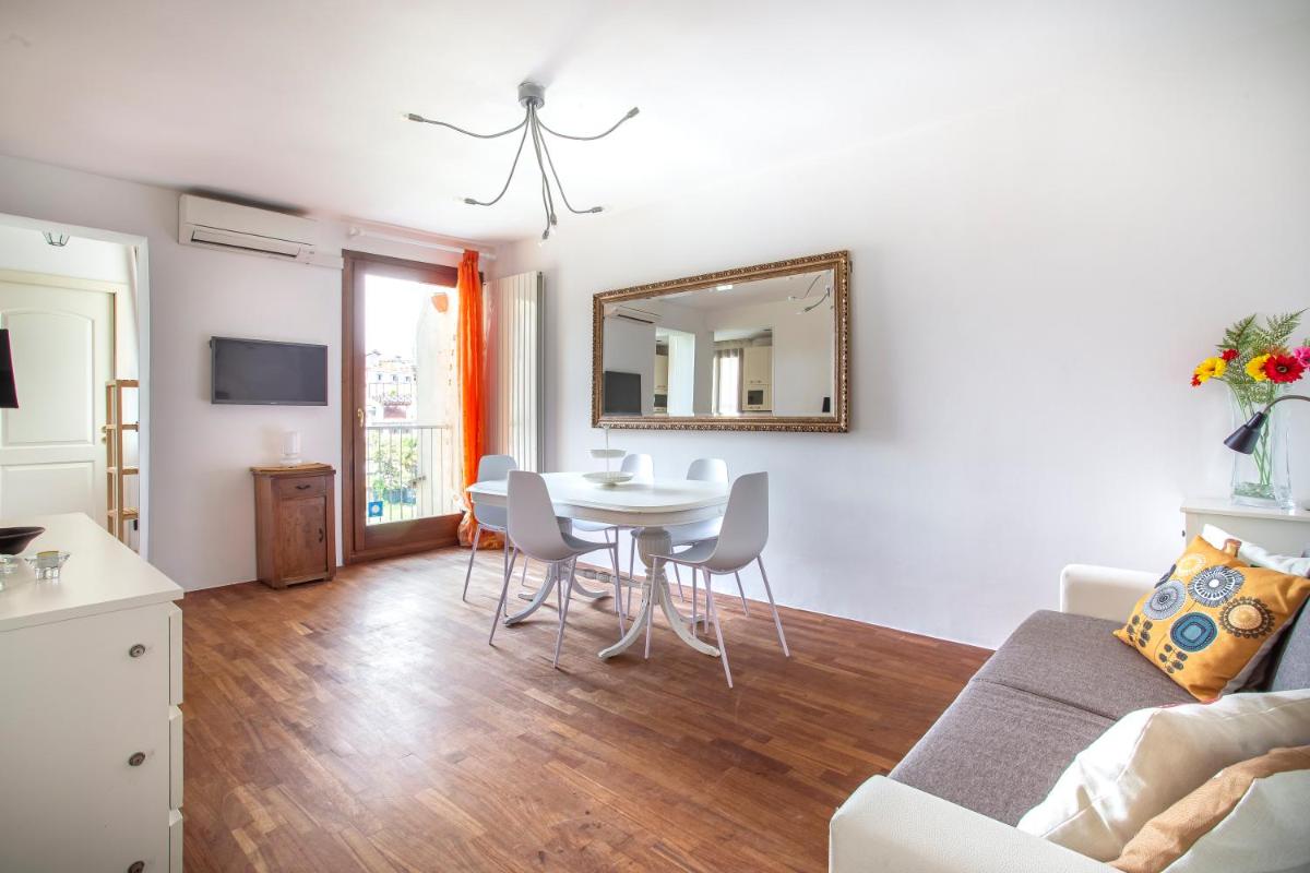 Venice Near San Marco 7 pax WiFi 2 Bedroom photo 2