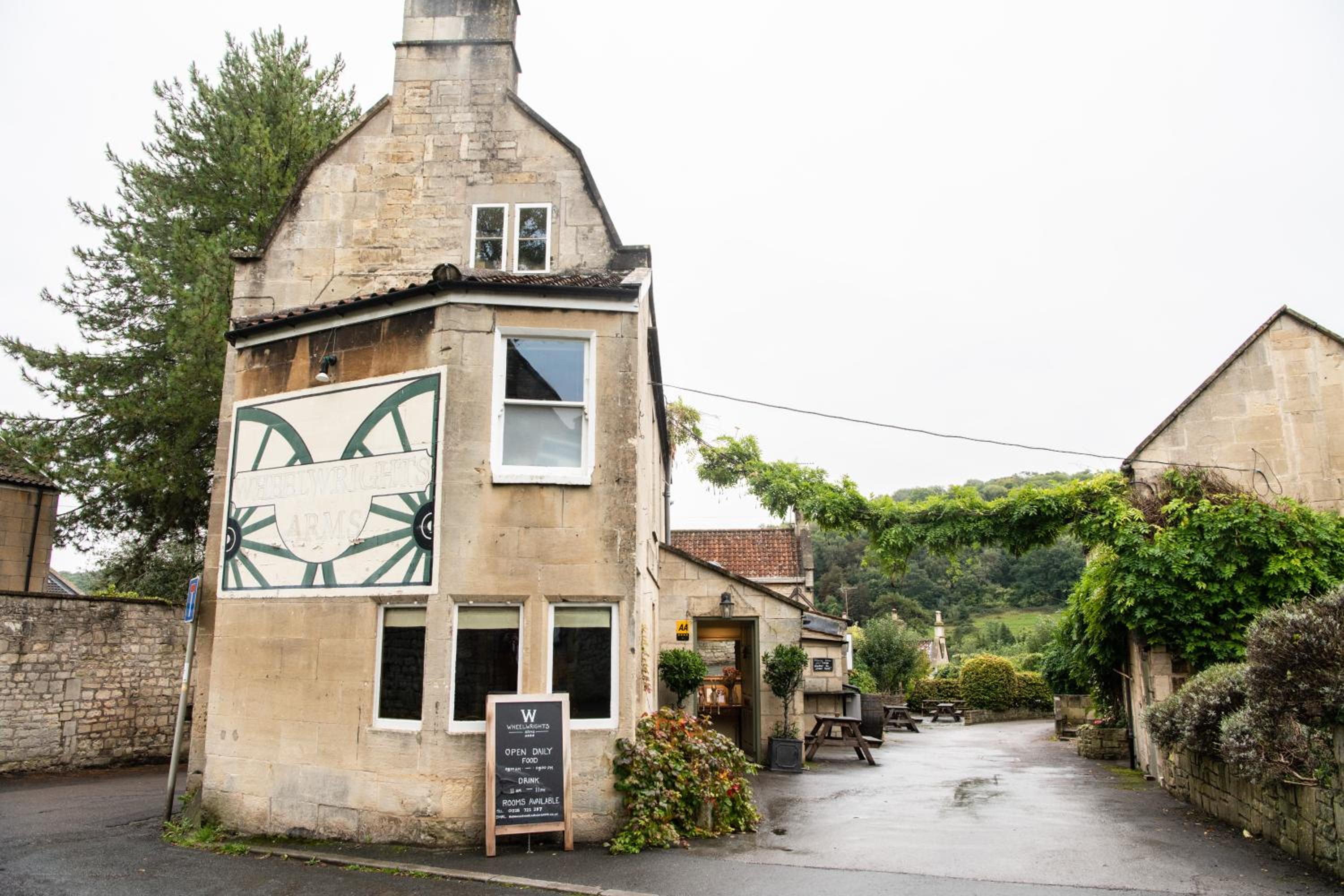 Wheelwrights Arms Country Inn & Pub