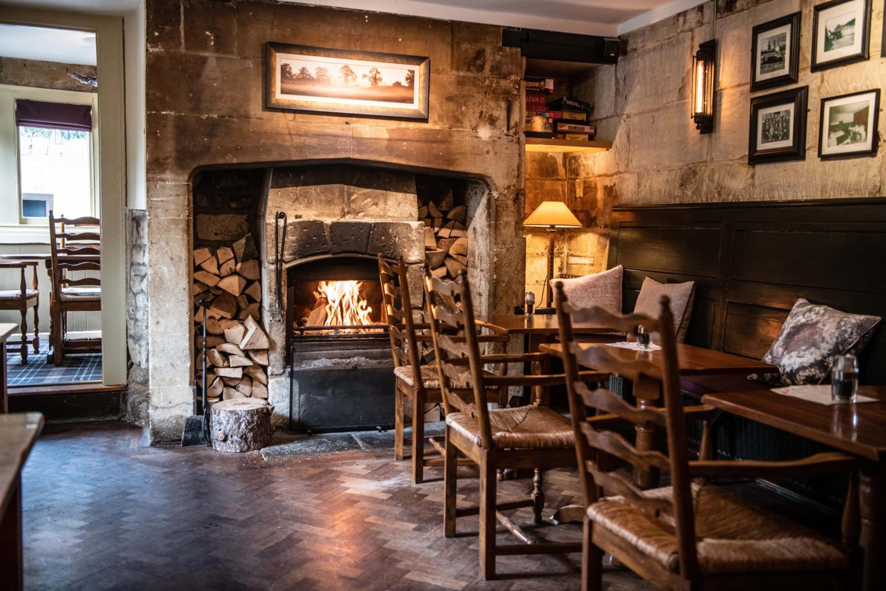 Wheelwrights Arms Country Inn & Pub