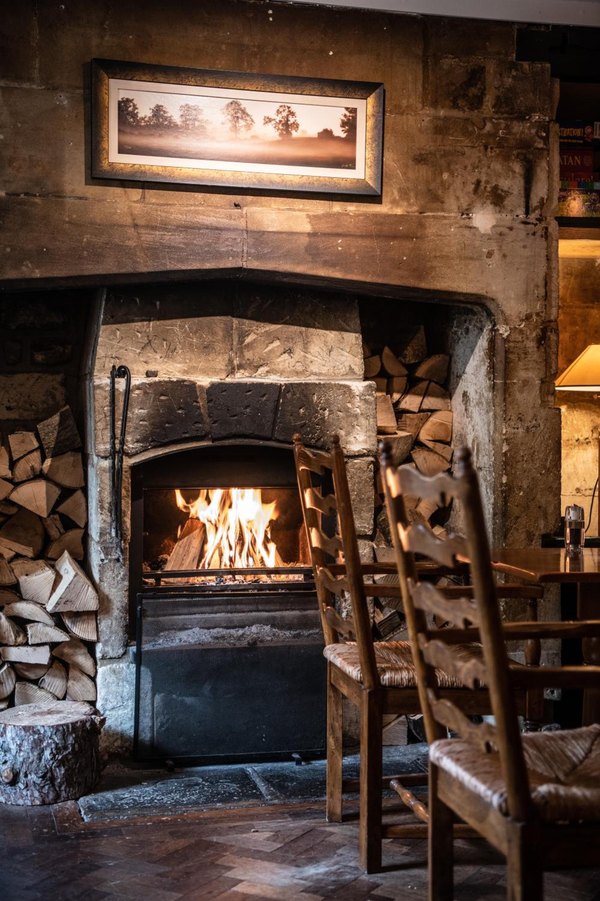 Wheelwrights Arms Country Inn & Pub