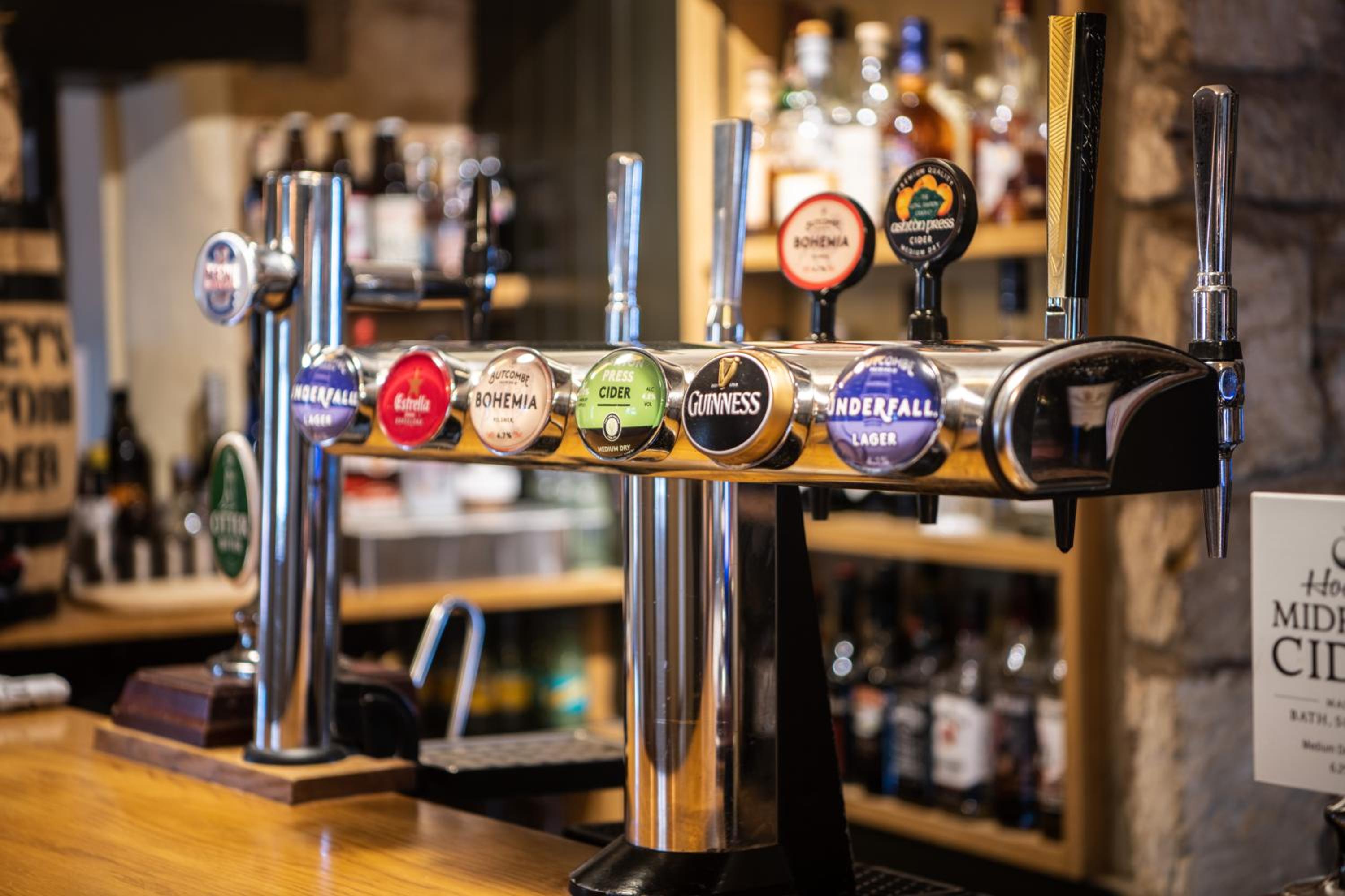 Wheelwrights Arms Country Inn & Pub