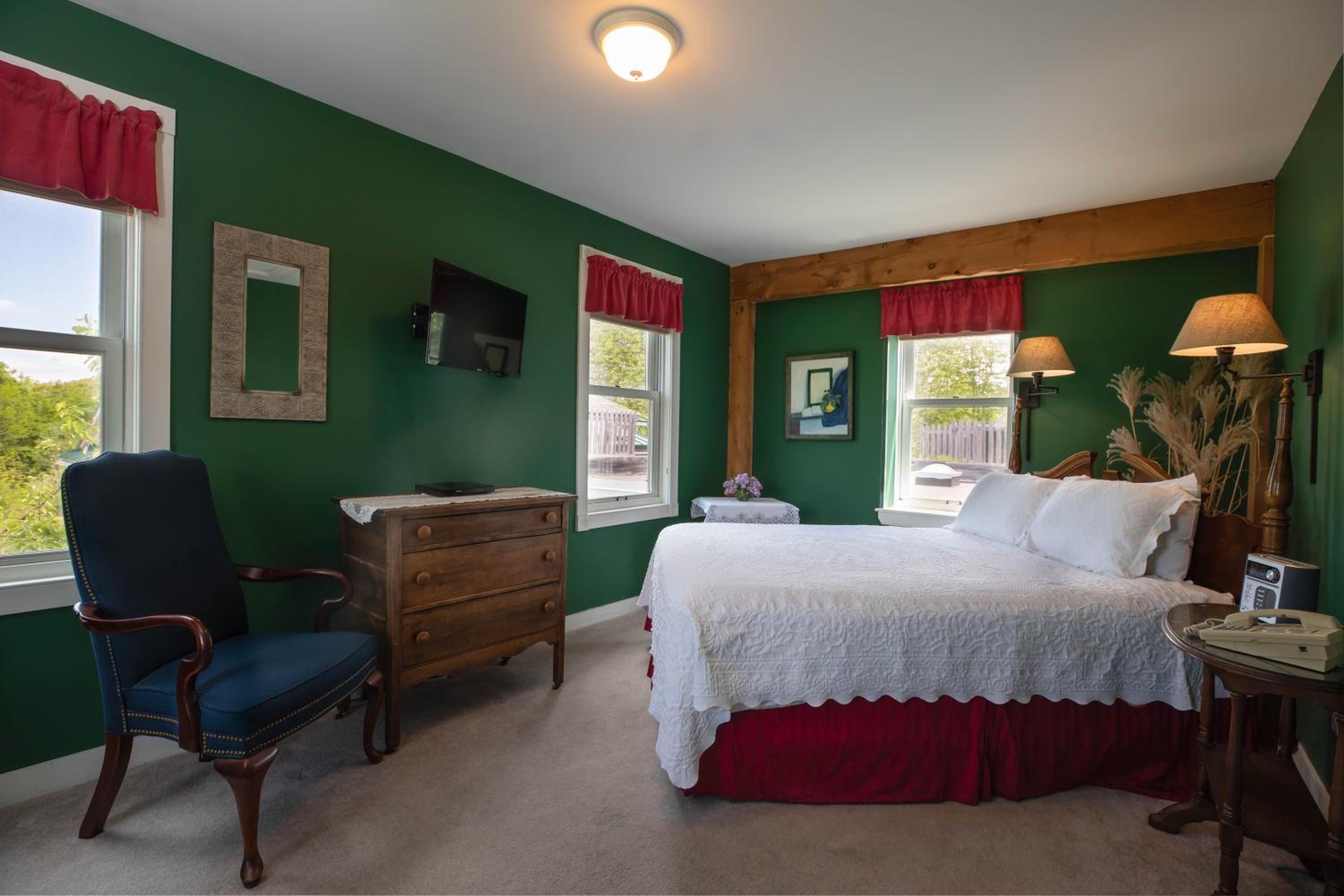 Maple Hill Farm Inn