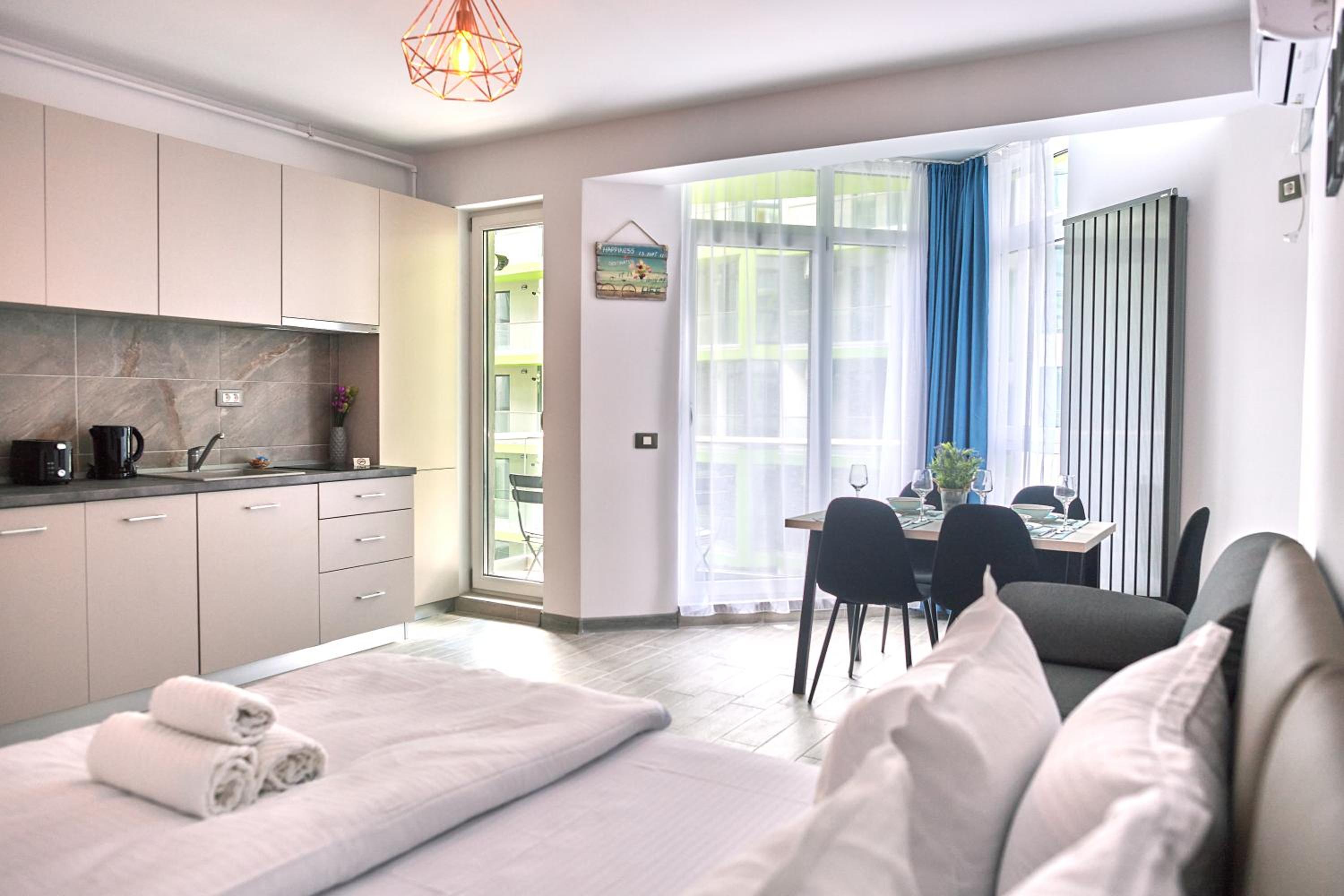 Golden Sunrise studio Spa n Pools Beach resort view 2
