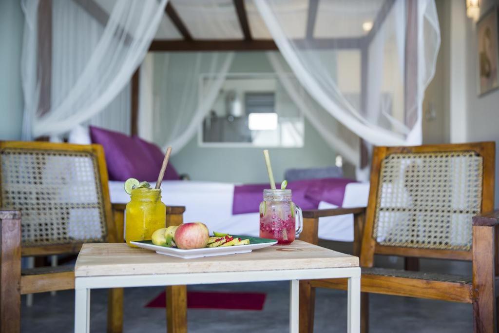 Seals Harbor Hotel