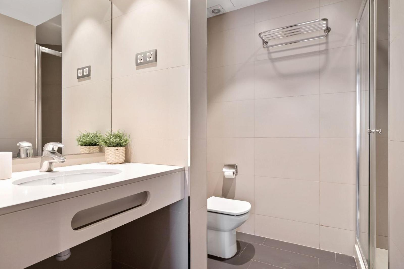 Fisa Rentals Gran Via Apartments