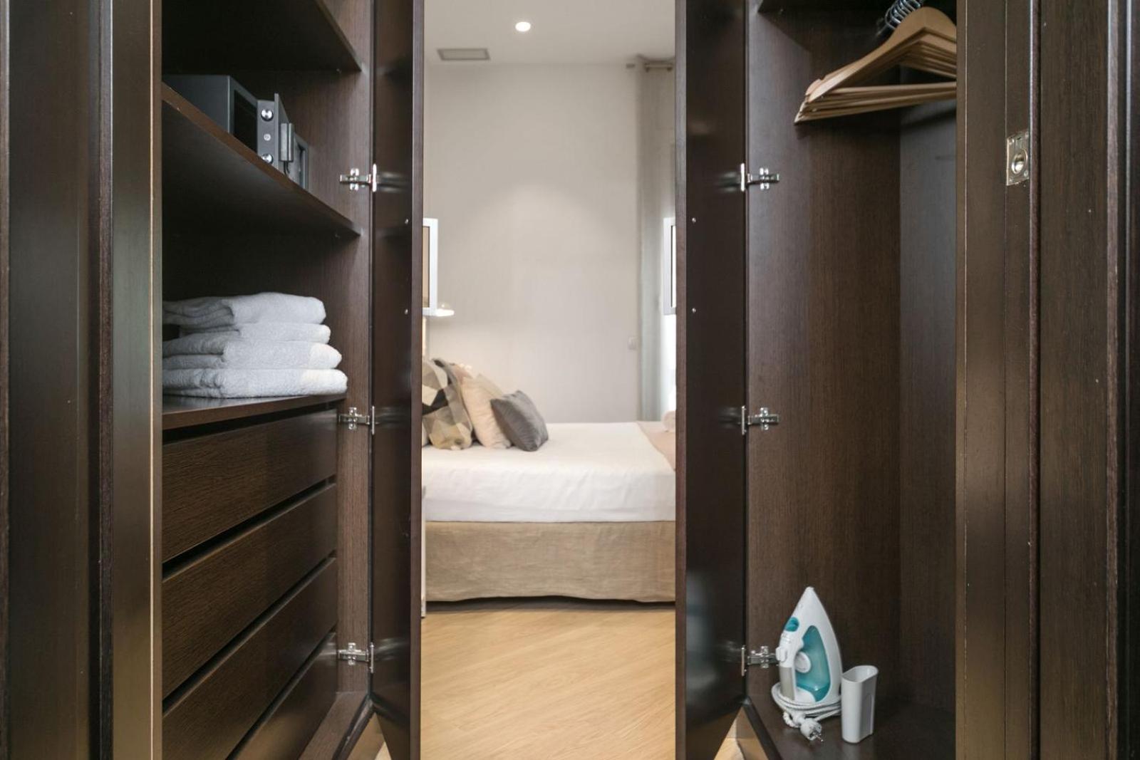 Fisa Rentals Gran Via Apartments