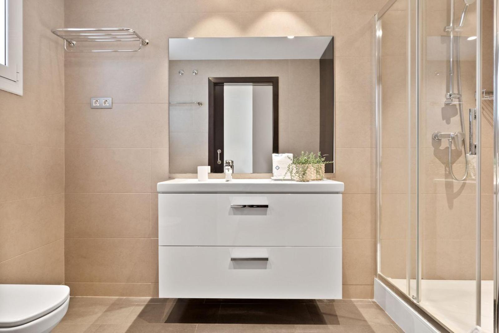 Fisa Rentals Gran Via Apartments
