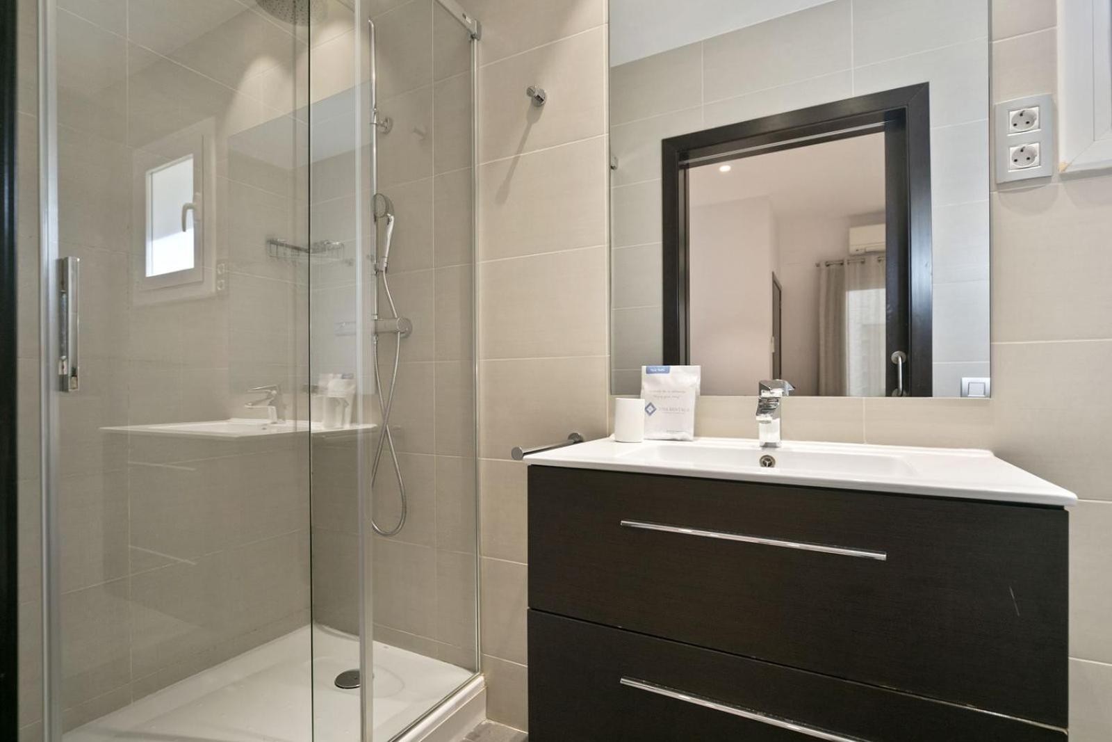 Fisa Rentals Gran Via Apartments