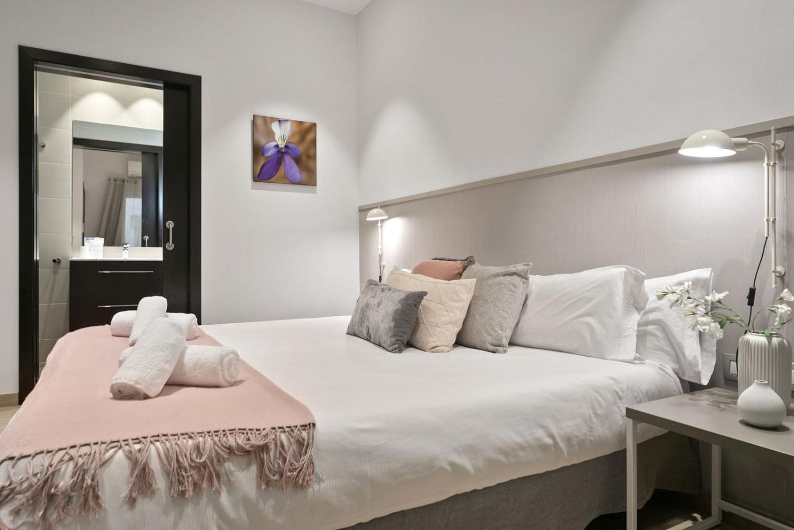 Fisa Rentals Gran Via Apartments