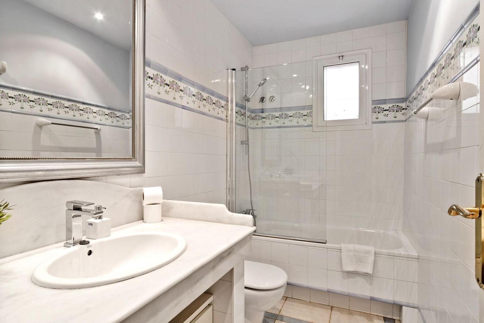 Fisa Rentals Gran Via Apartments