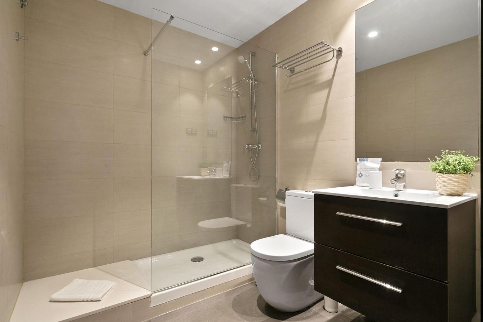 Fisa Rentals Gran Via Apartments