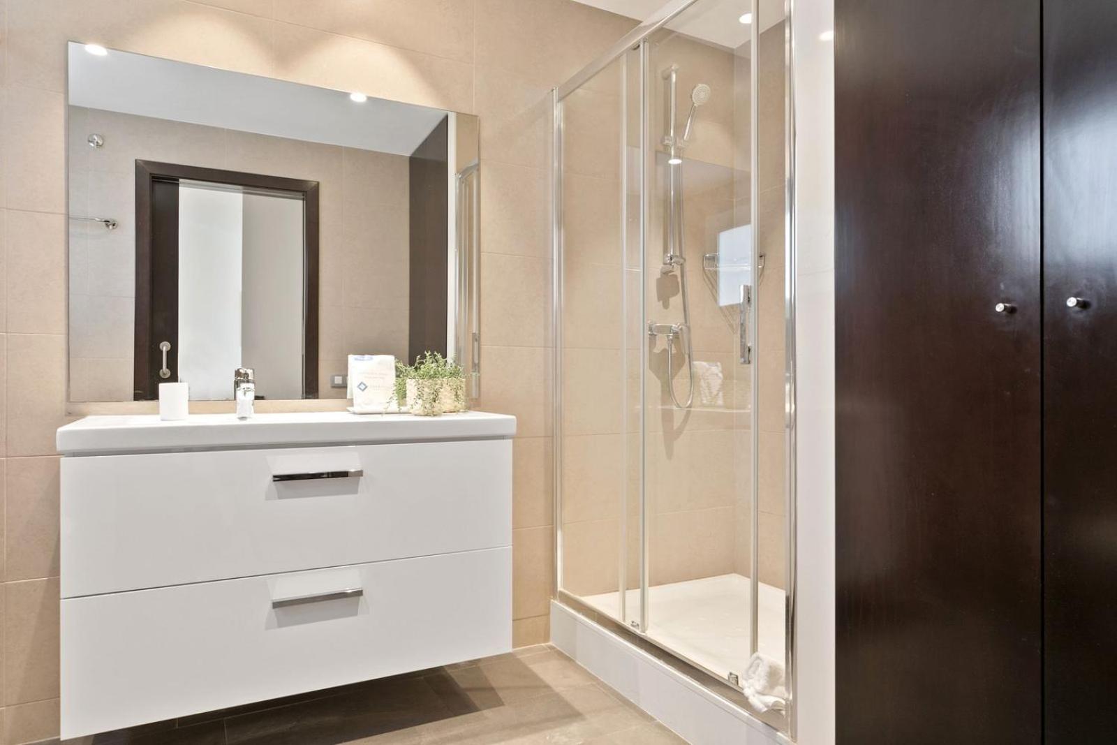 Fisa Rentals Gran Via Apartments