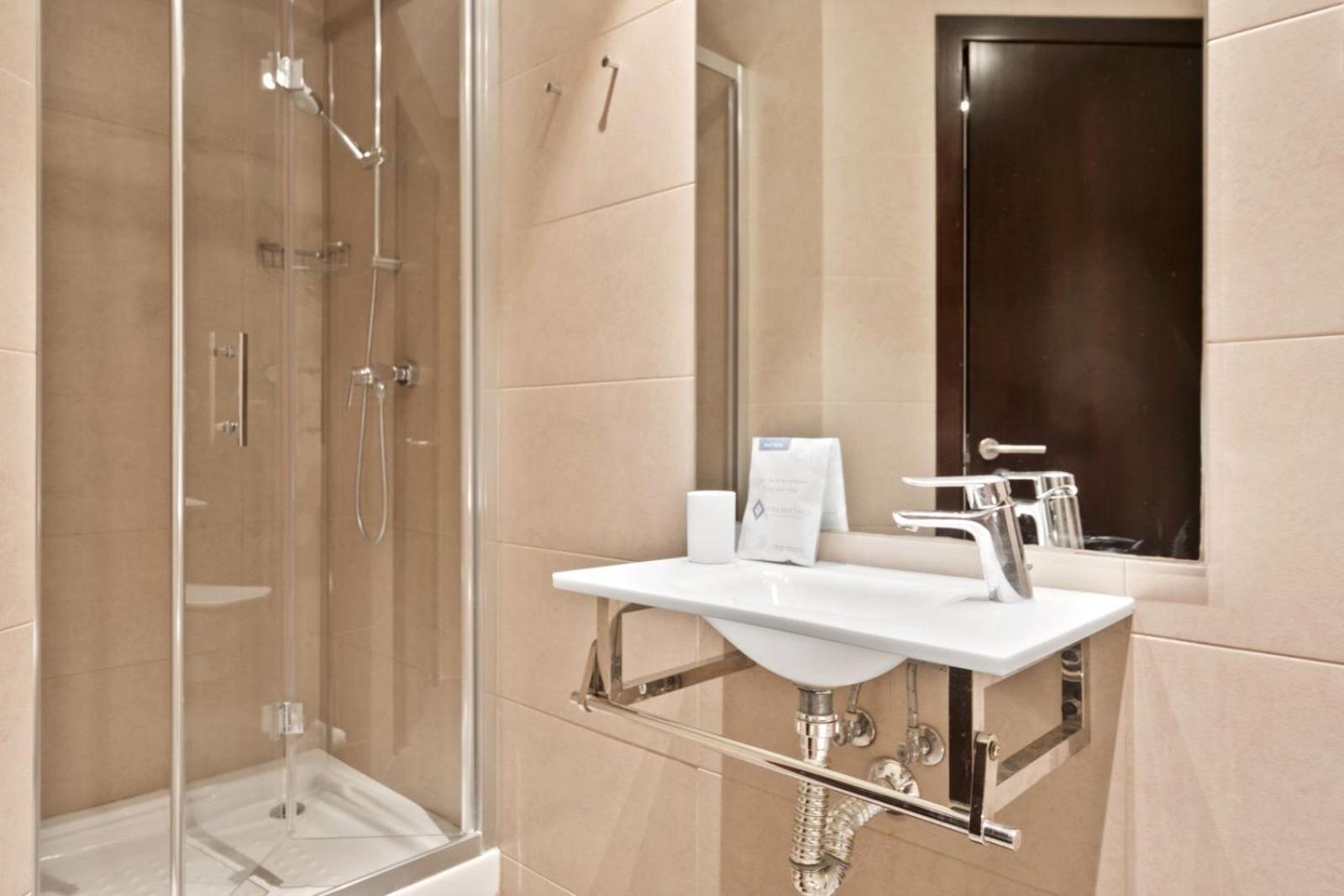 Fisa Rentals Gran Via Apartments