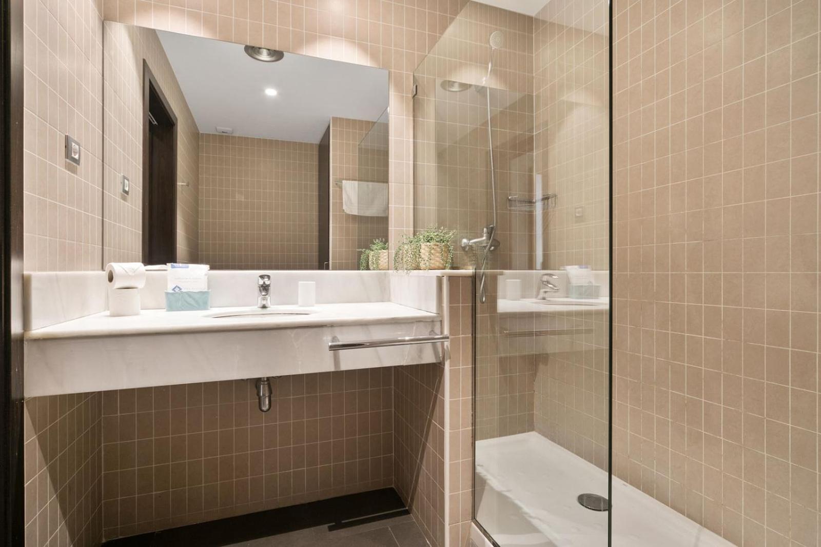 Fisa Rentals Gran Via Apartments