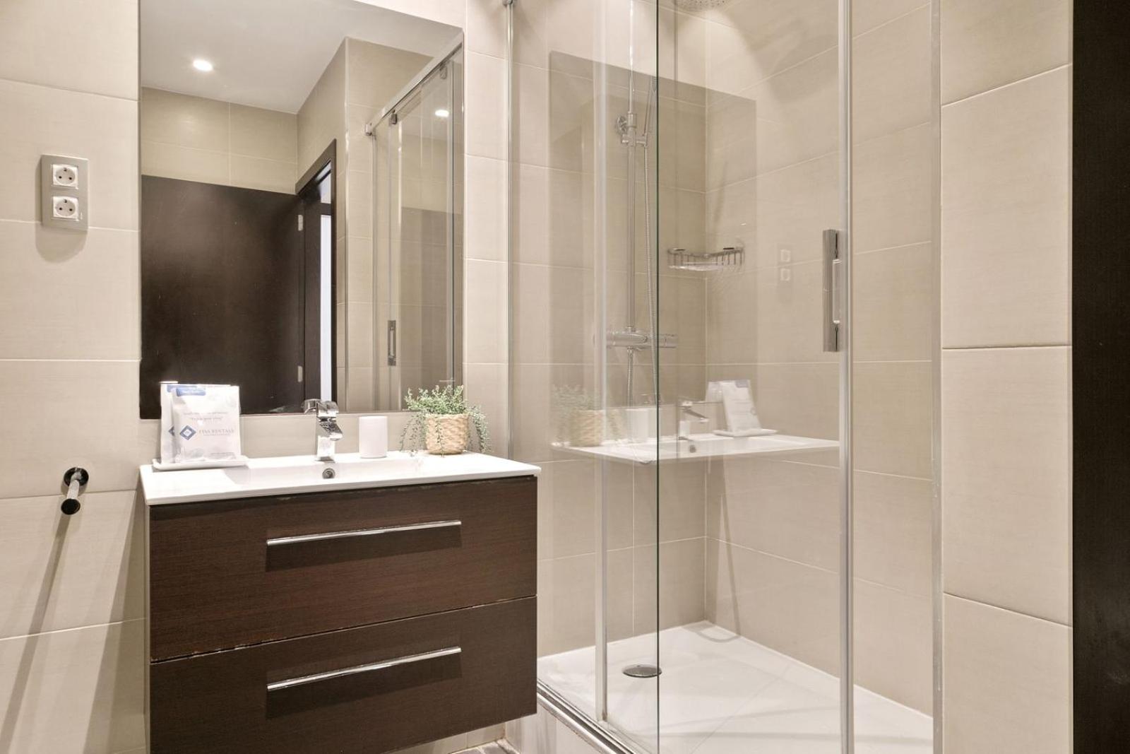 Fisa Rentals Gran Via Apartments