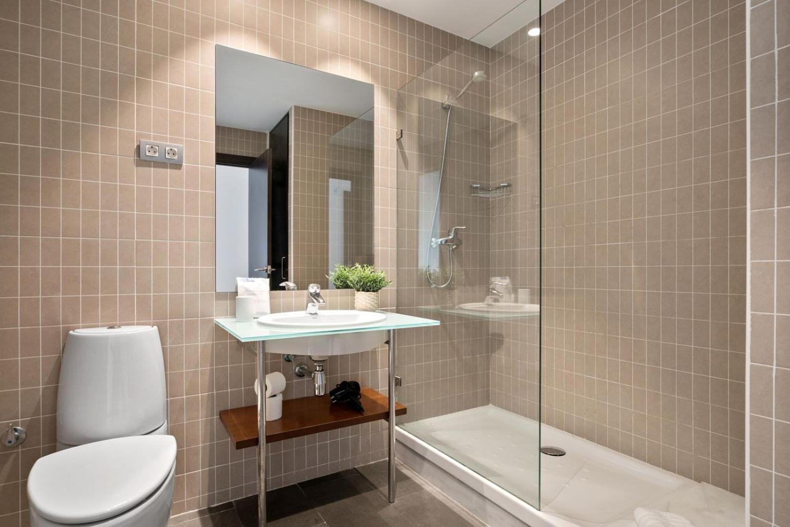 Fisa Rentals Gran Via Apartments