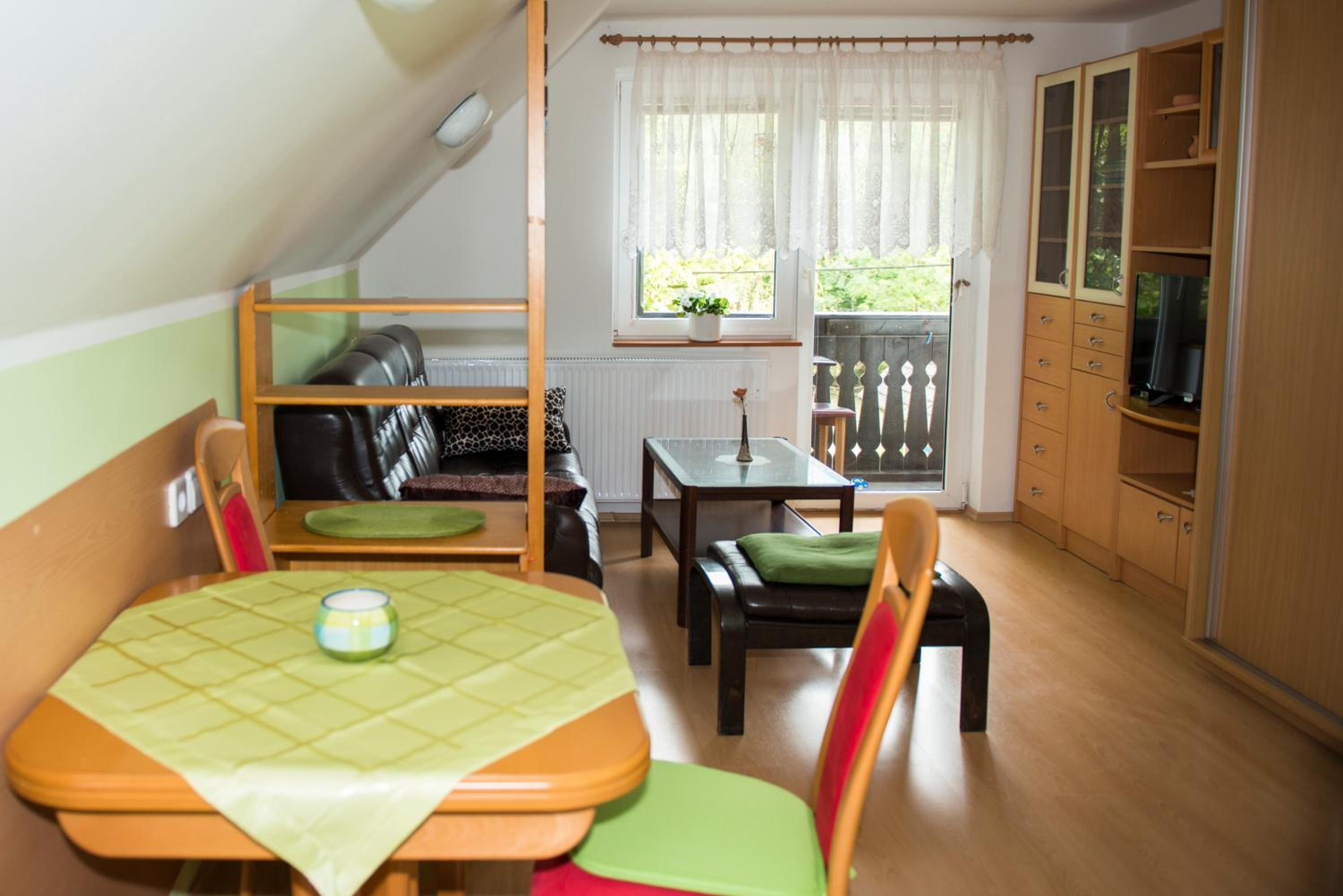 Apartma Košnik PERUNIKA view 5
