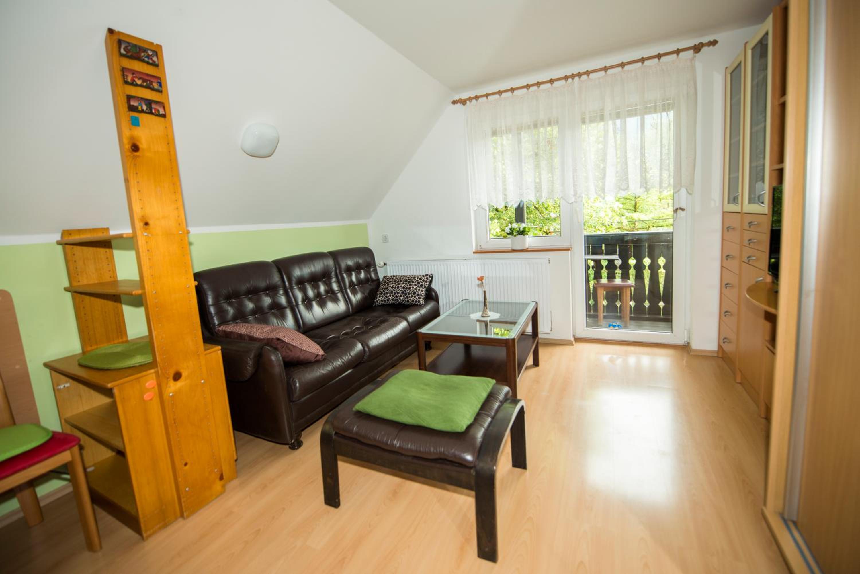 Apartma Košnik PERUNIKA view 2
