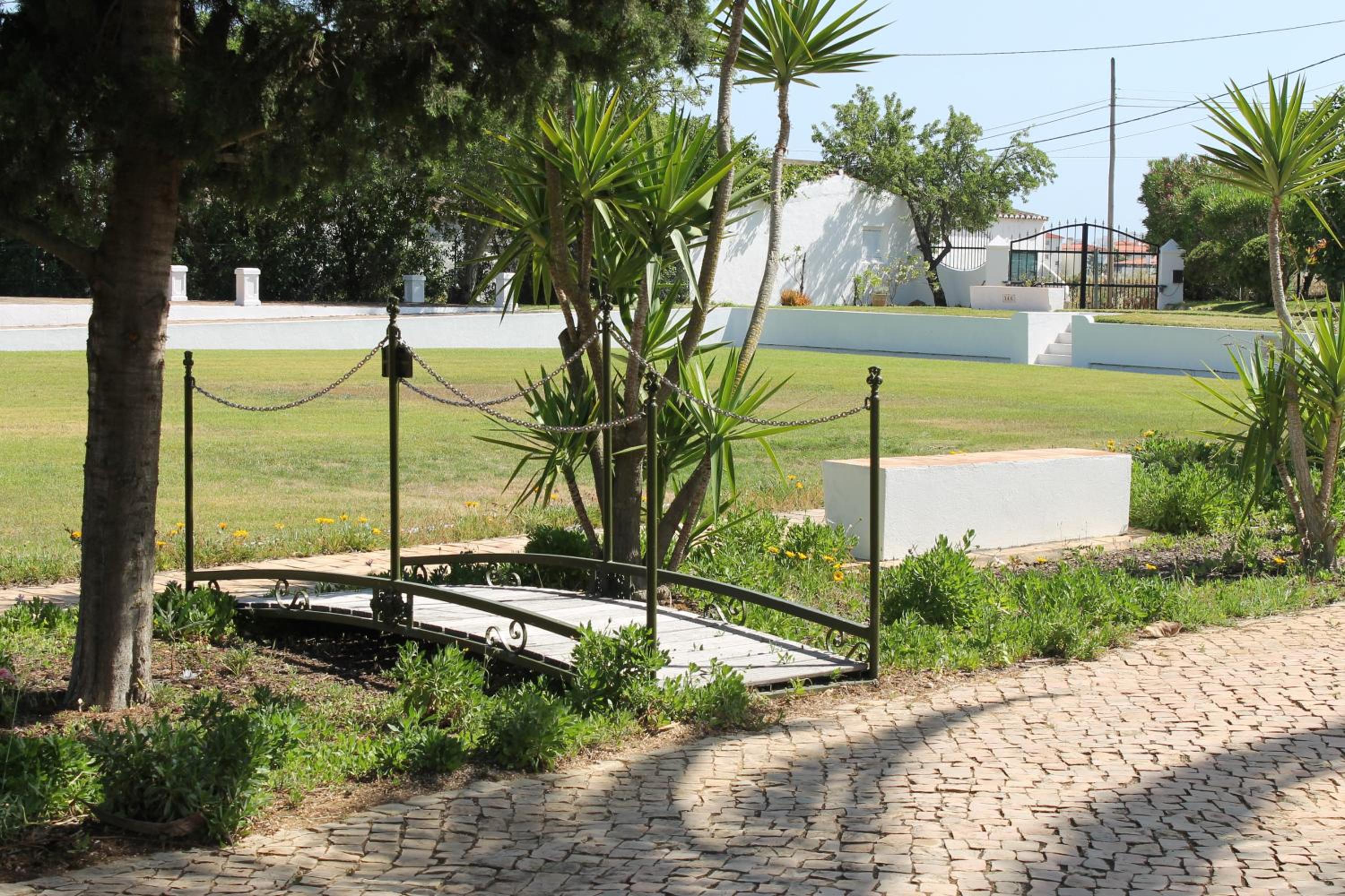 CASA BEACHCOMBER Le jardin des Arts view 2