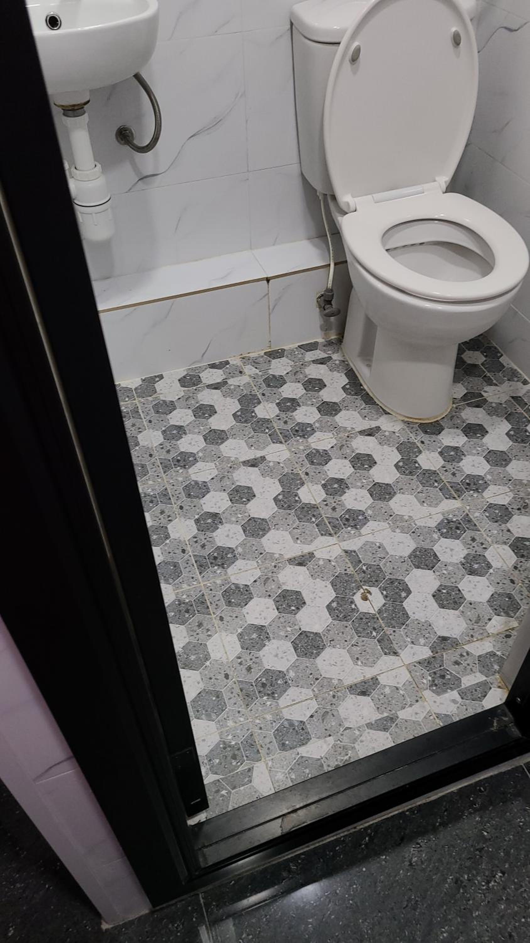 BOHOL HOSTEL Dhillon Hotels HK Block D 24 HOUR RECEPTION 10th floor Block D CHUNGKING MANSION