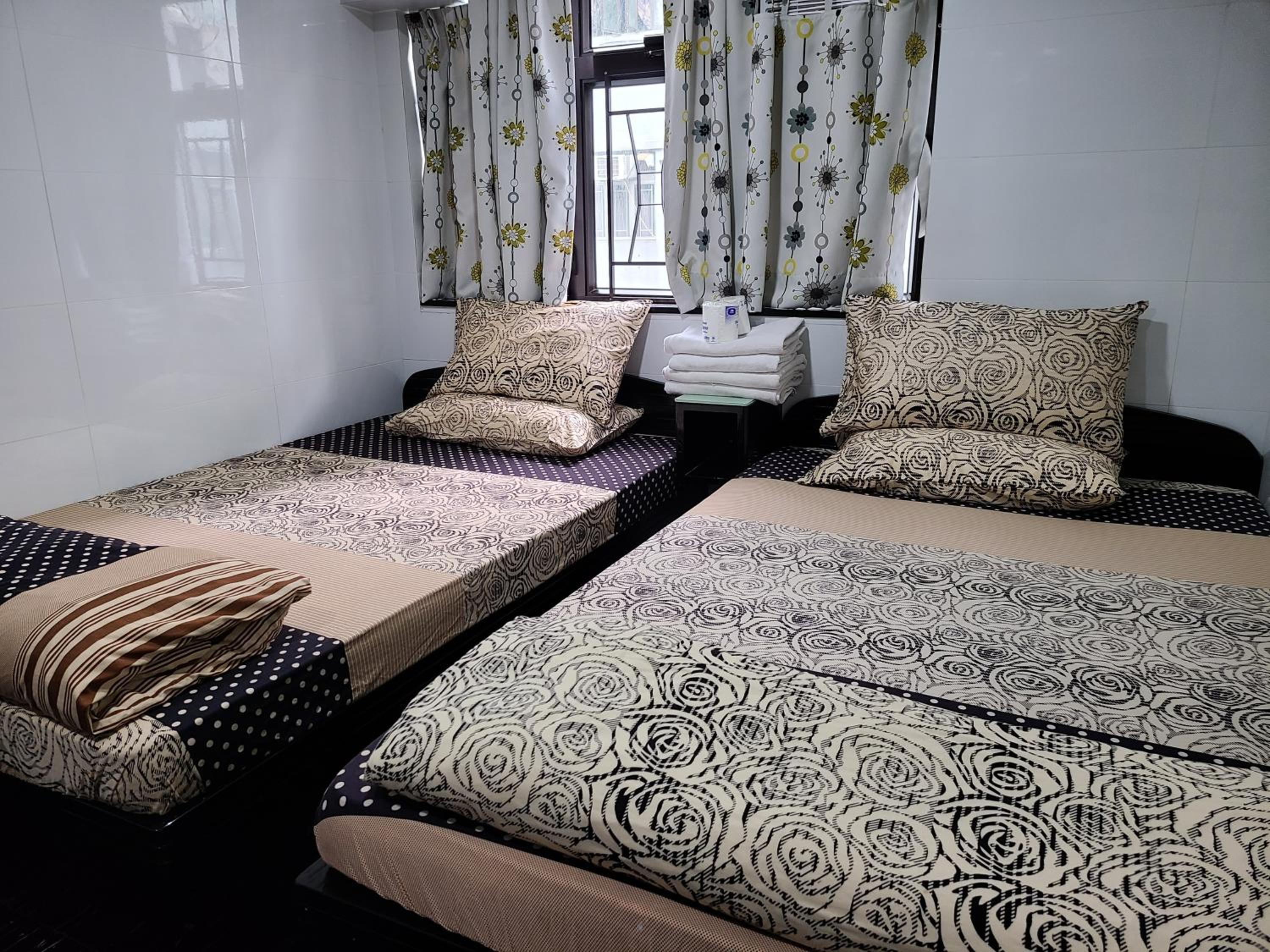 BOHOL HOSTEL Dhillon Hotels HK Block D 24 HOUR RECEPTION 10th floor Block D CHUNGKING MANSION