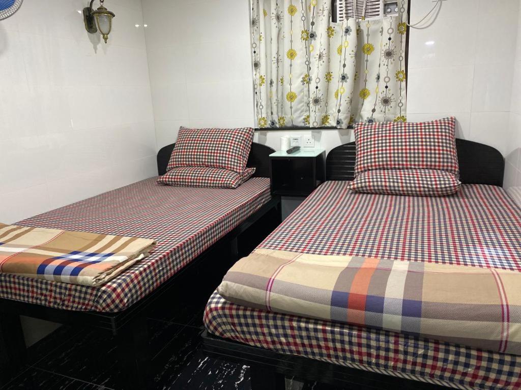 BOHOL HOSTEL Dhillon Hotels HK Block D 24 HOUR RECEPTION 10th floor Block D CHUNGKING MANSION