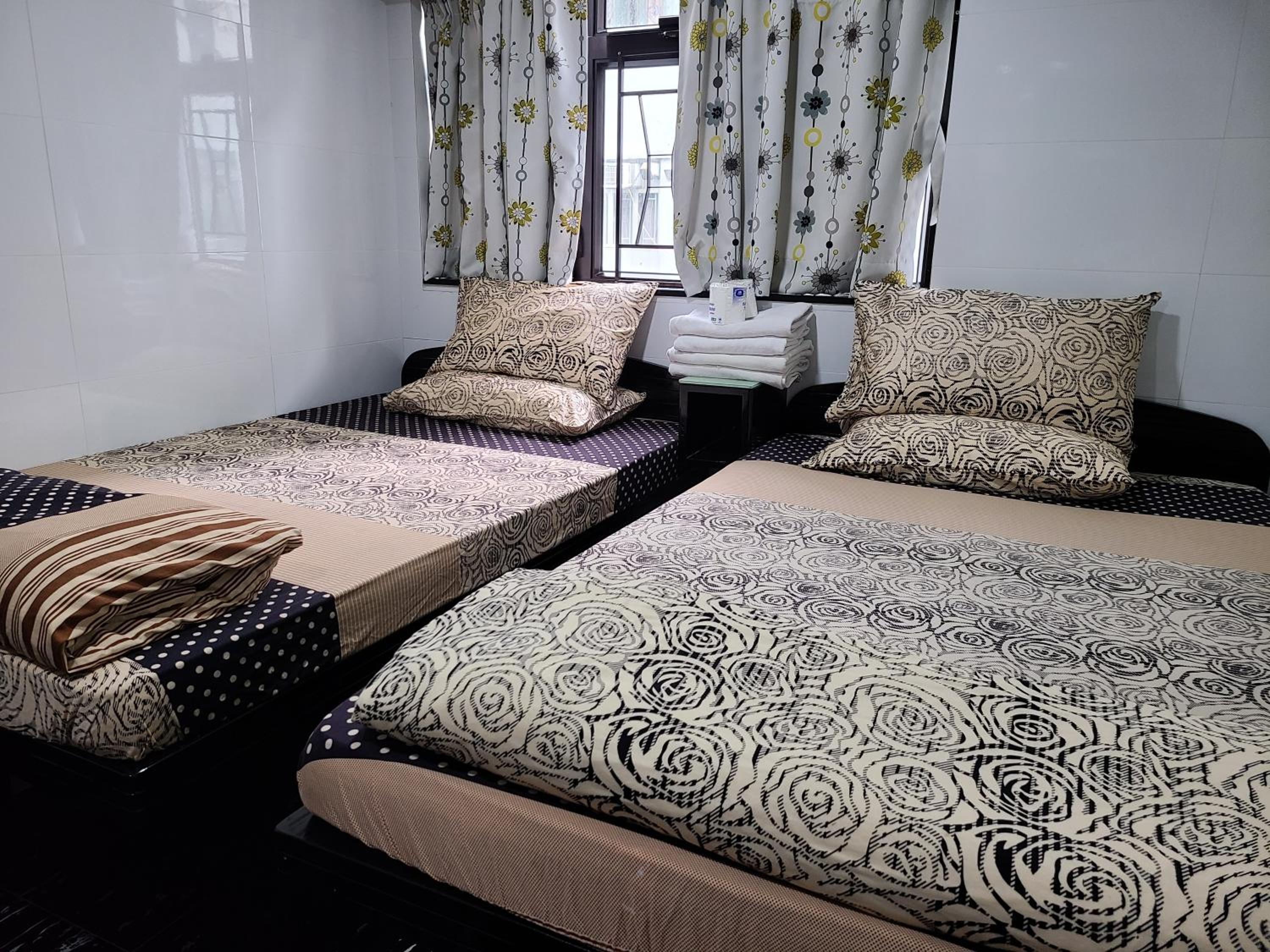 BOHOL HOSTEL Dhillon Hotels HK Block D 24 HOUR RECEPTION 10th floor Block D CHUNGKING MANSION