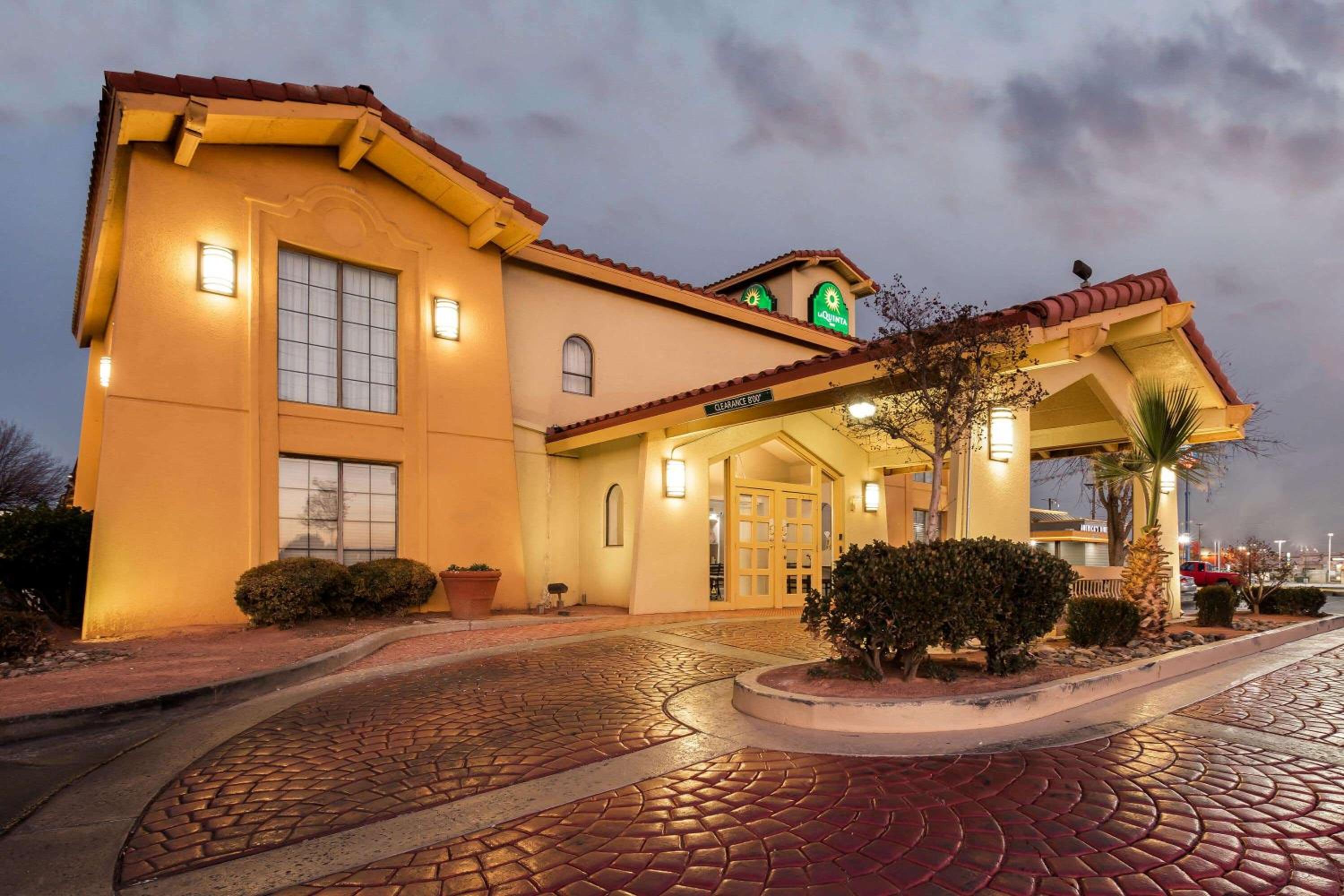Hotel La Quinta Inn by Wyndham El Paso East Lomaland - Image 1
