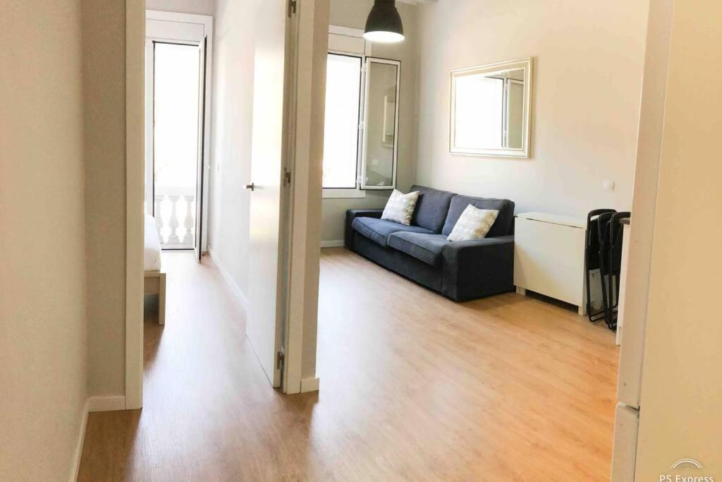 2 BEDROOM APARTMENT SANTS photo 1