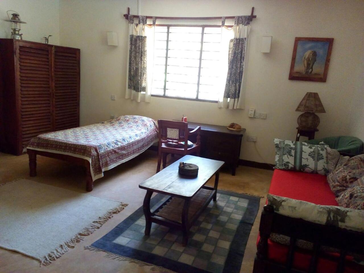 Sunset Villa's Tropical Garden House