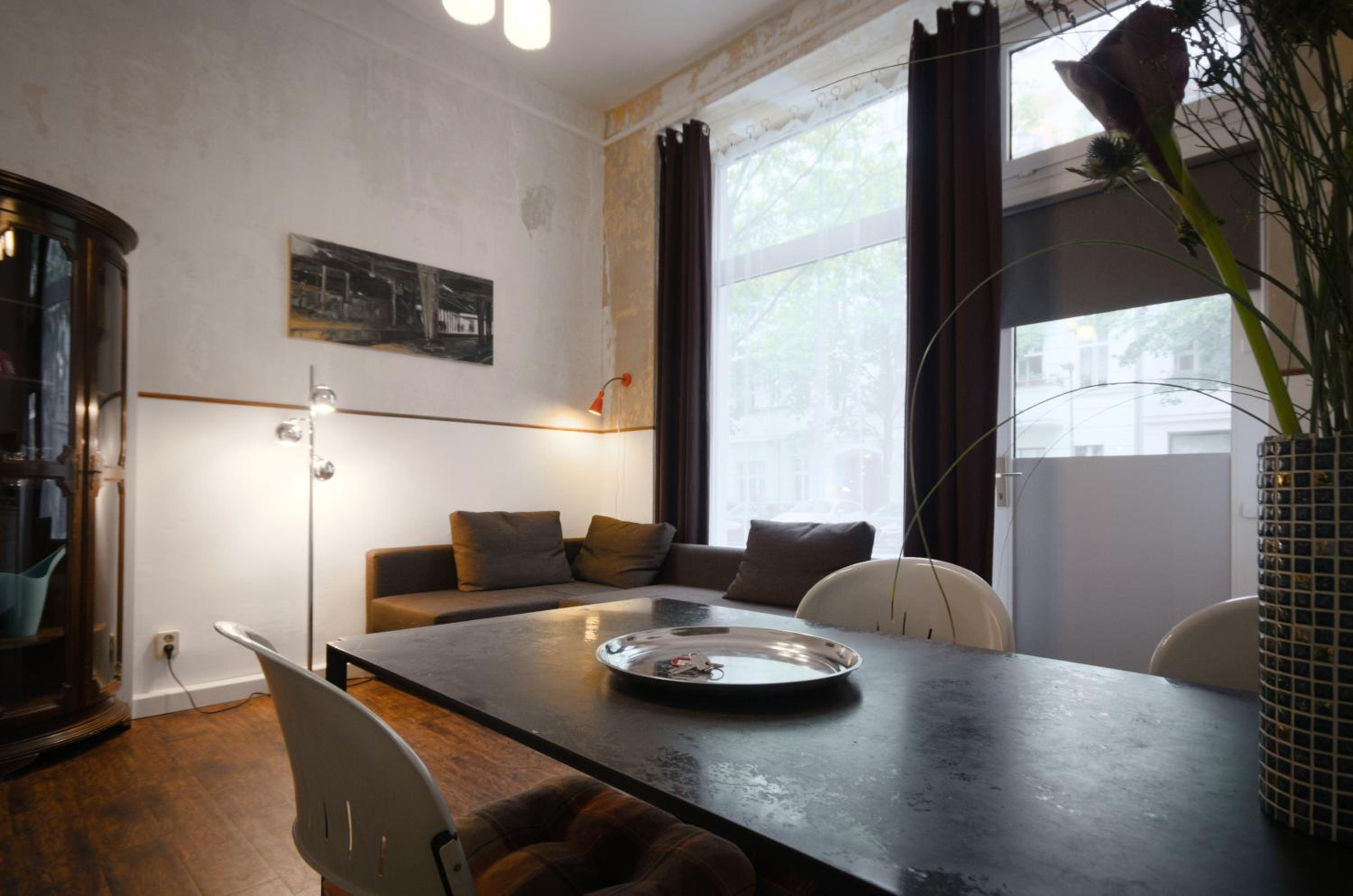 Altbauwohnung mit 3 Bädern (PB6)