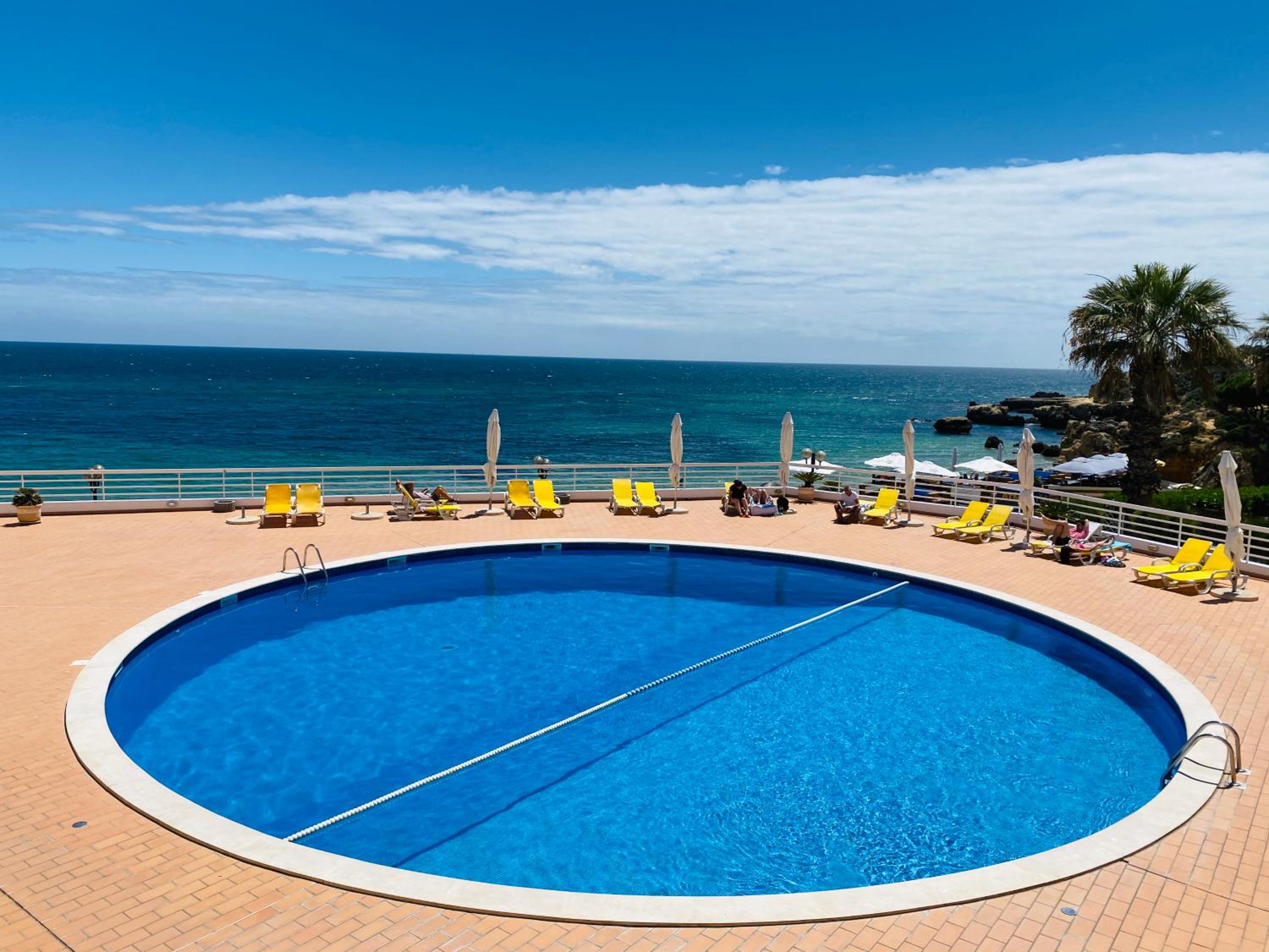 Borda d`Água, Praia da Oura