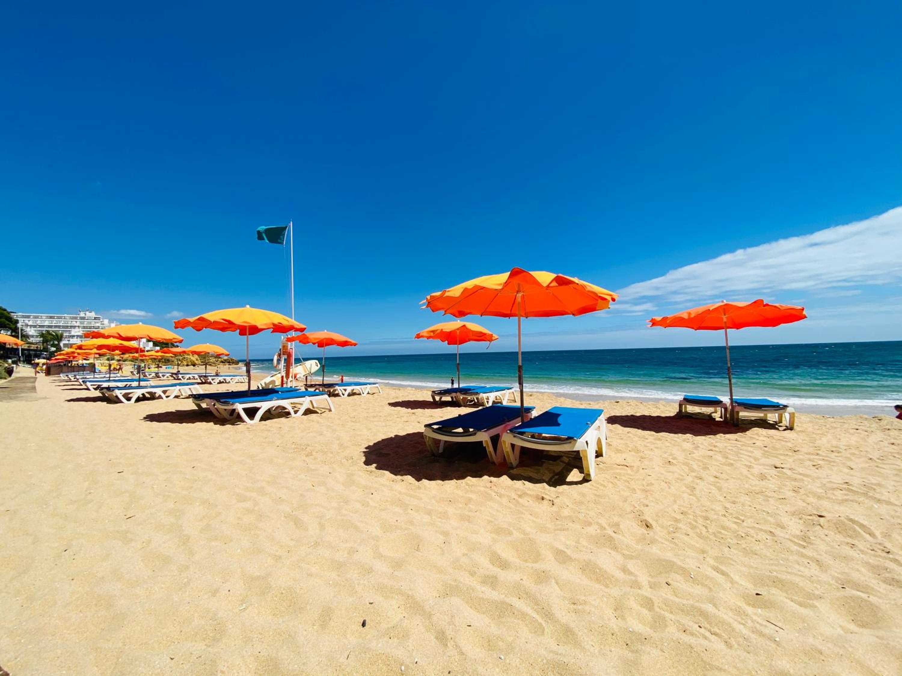 Borda d`Água, Praia da Oura