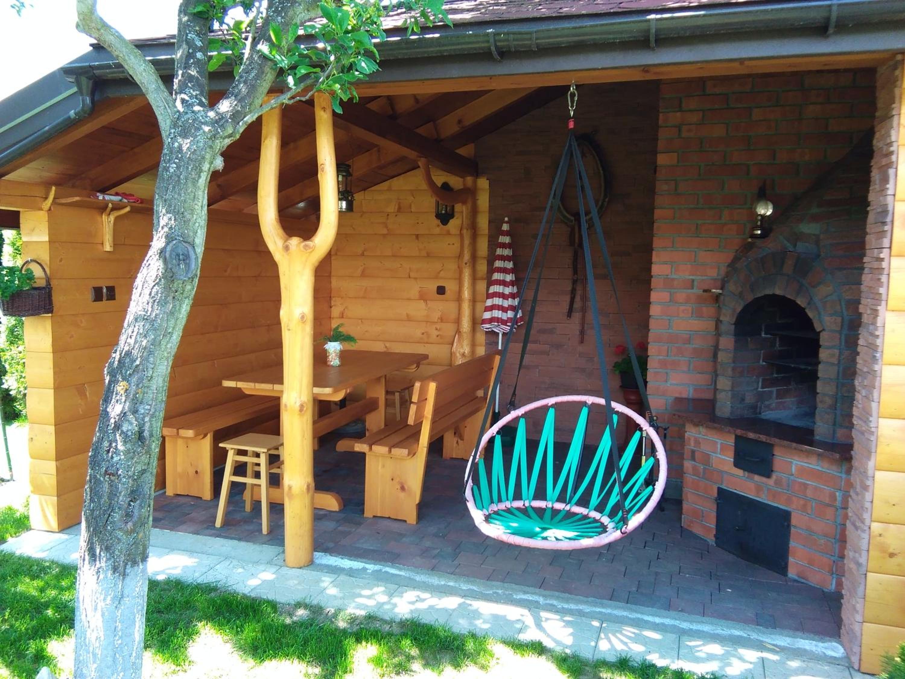 Photo 10
