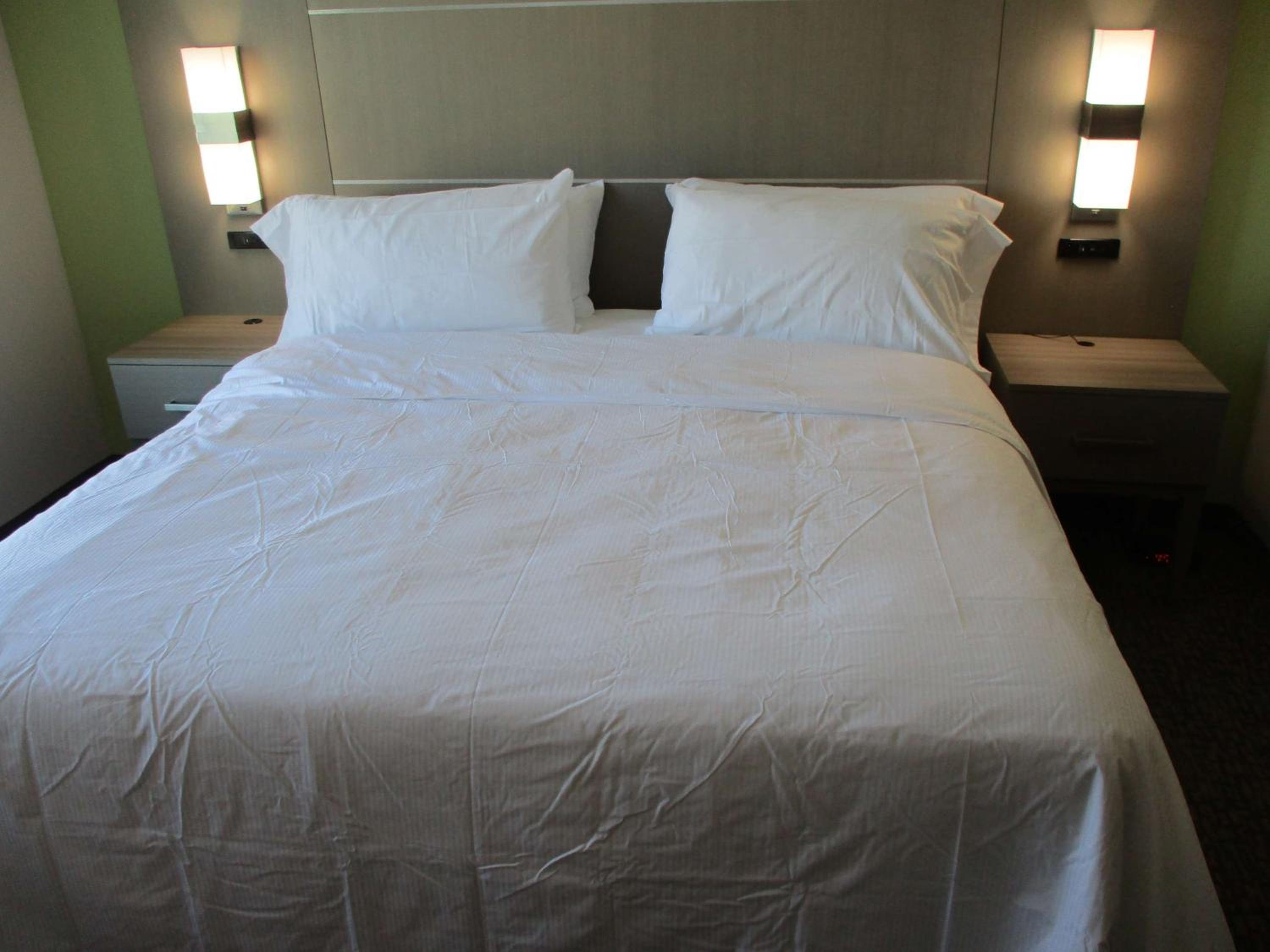 Jacksonville Vacations - La Quinta Inn  Suites by Wyndham Jackson-Cape Girardeau - Property Image 10