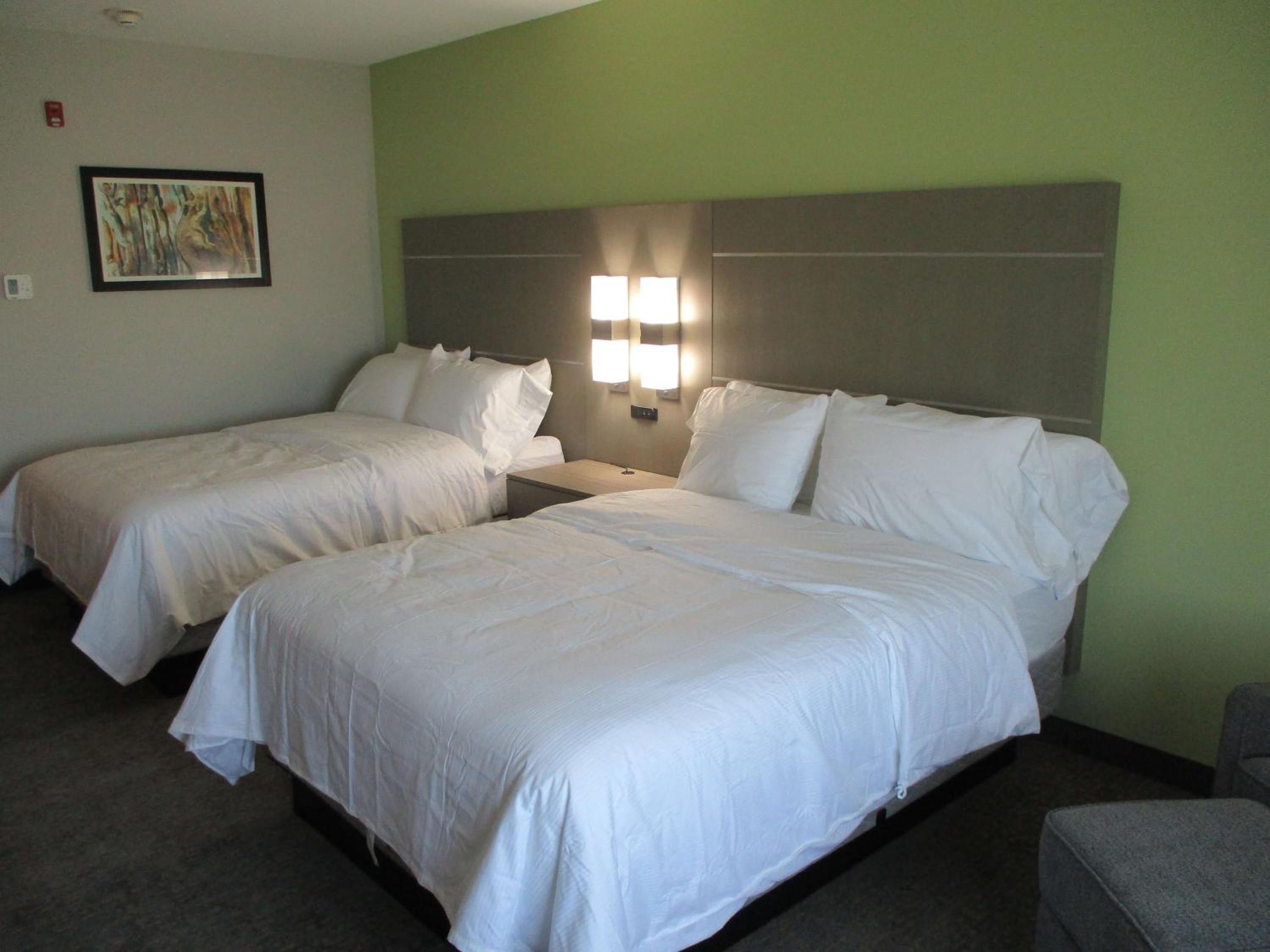 Jacksonville Vacations - La Quinta Inn  Suites by Wyndham Jackson-Cape Girardeau - Property Image 11