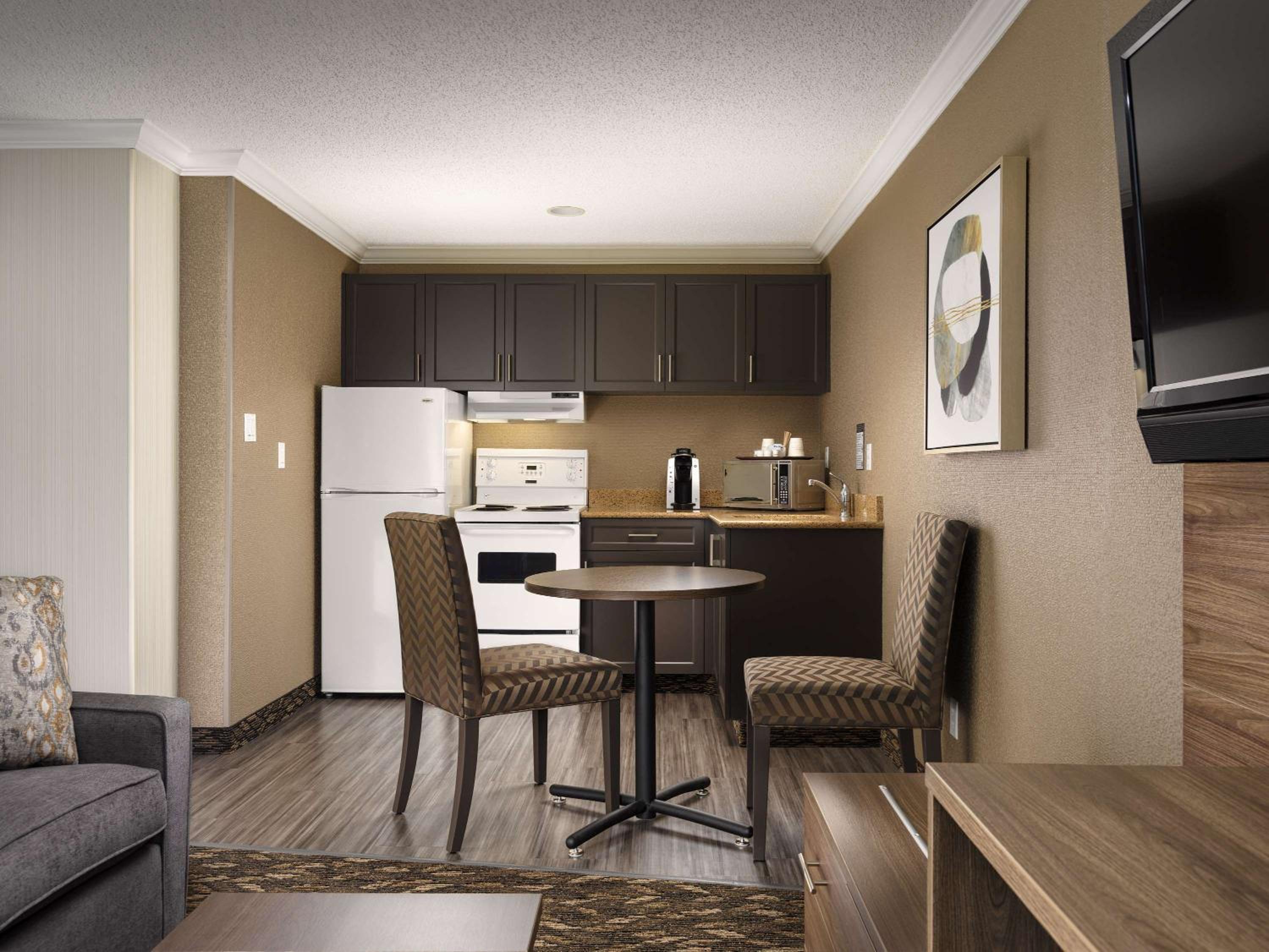 BEST WESTERN PLUS Carlton Plaza Hotel-3