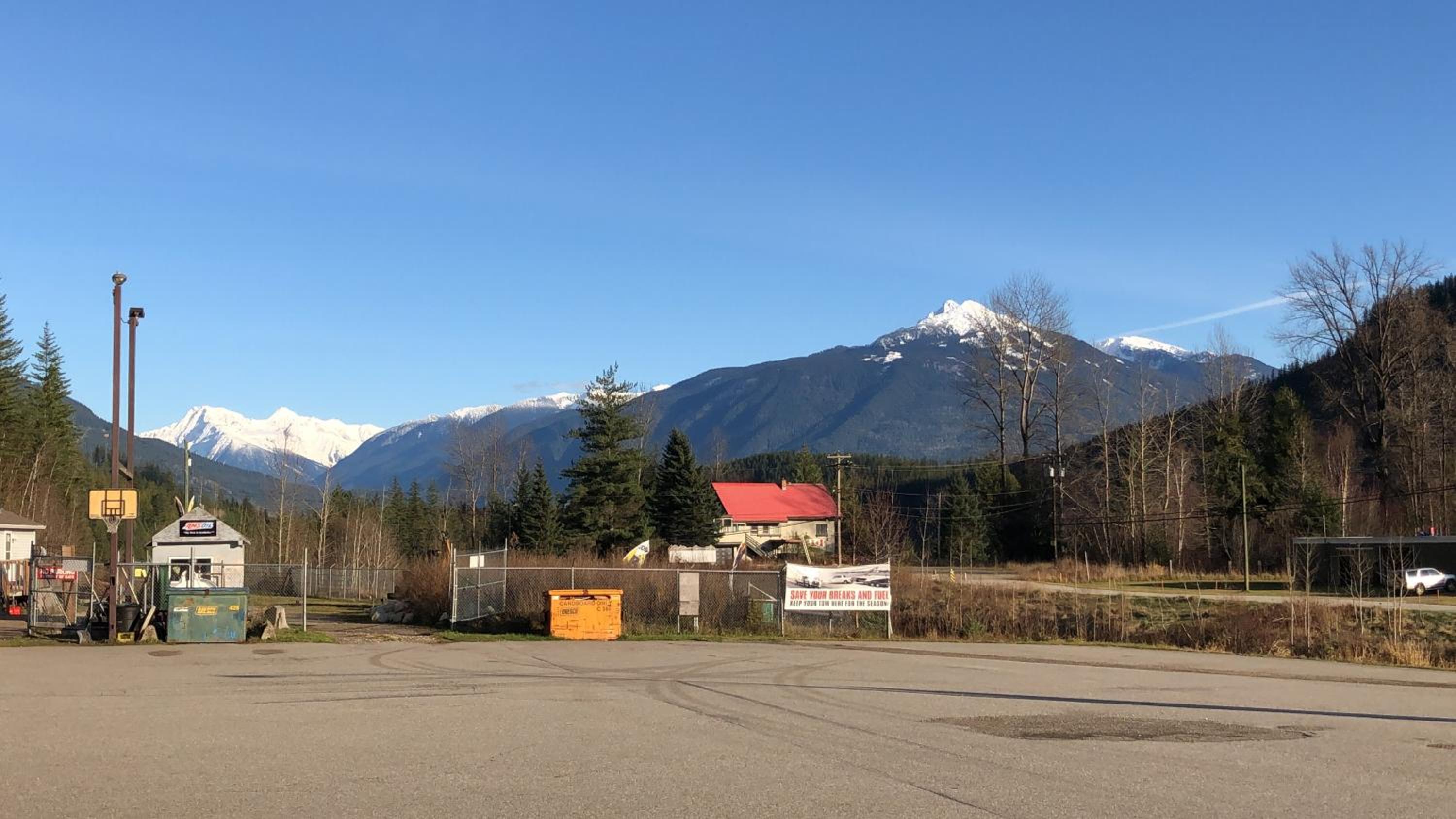 Peaks Lodge
