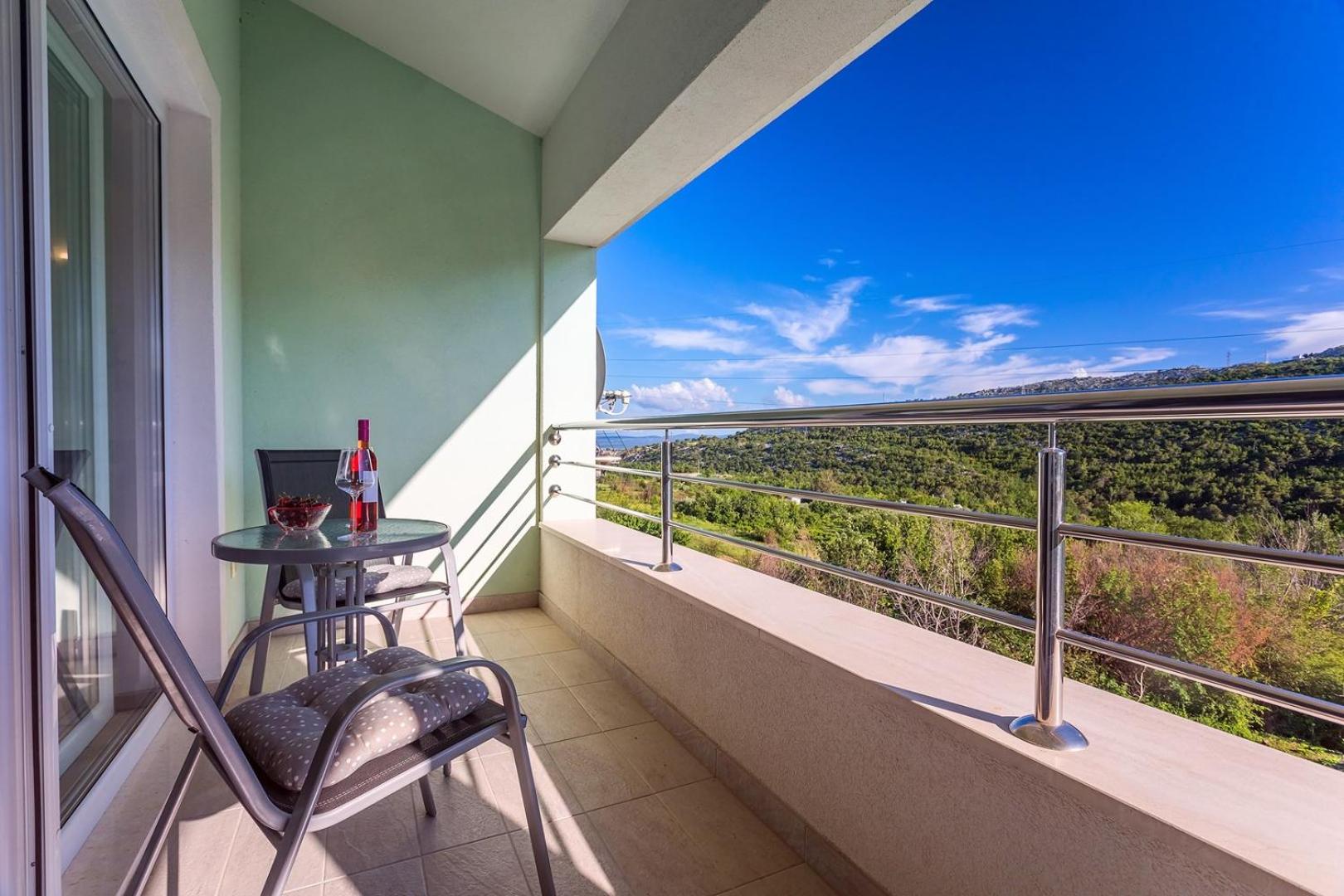 Hotel VILLA SKURA private heated pool 32m2, summer kitchen, 4 bedrooms, garden - Image 1